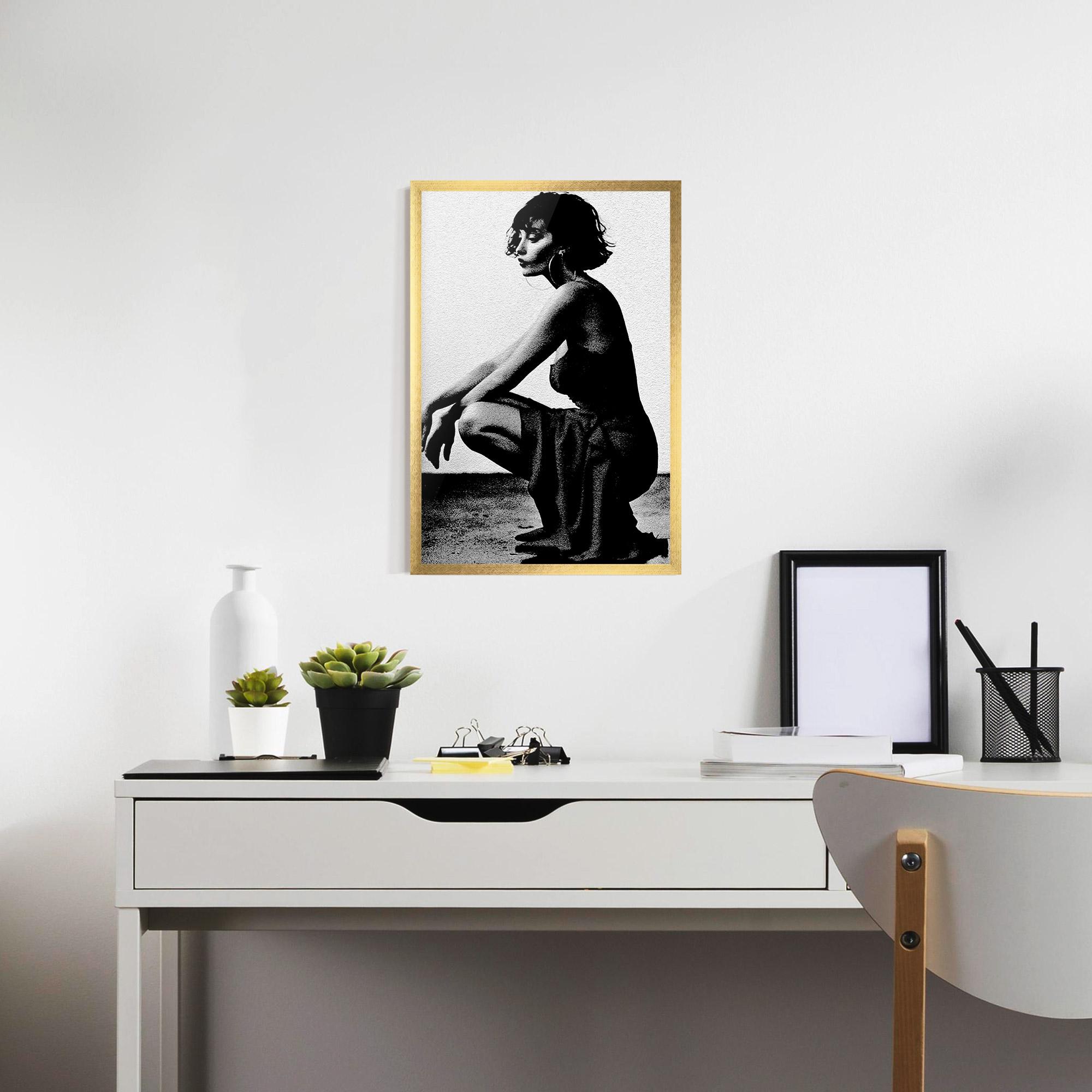 Gerahmte Poster Grey Long Dress mockup 7