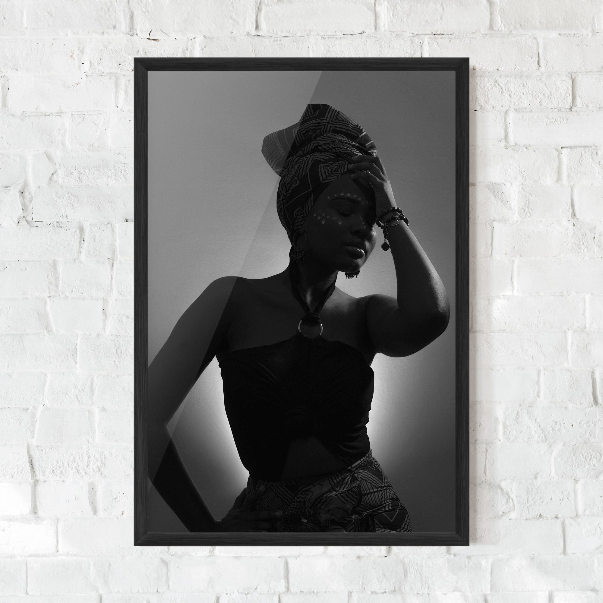 Gerahmte Poster African Woman Shadow mockup 0