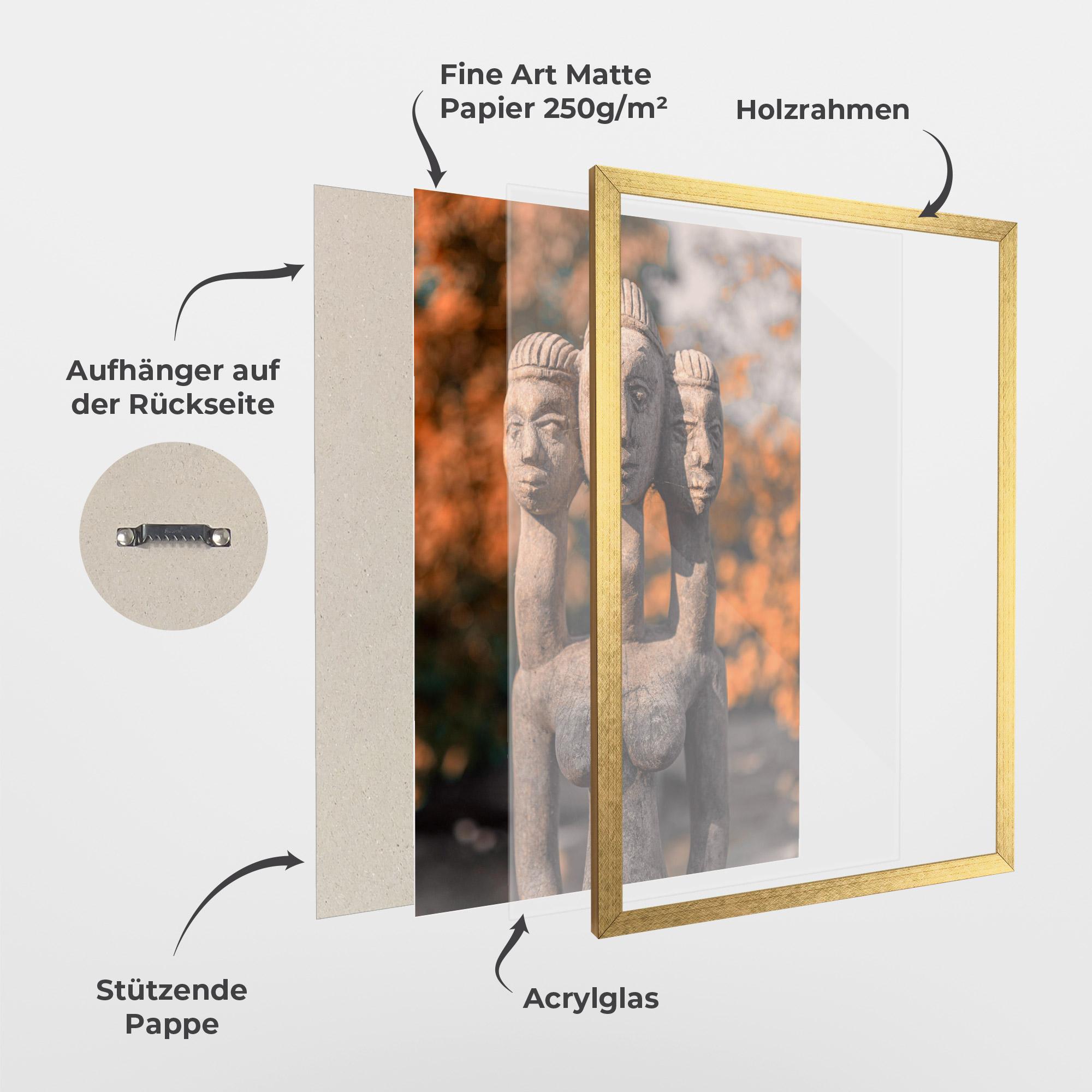 Gerahmte Poster Three Heads Statue mockup 1