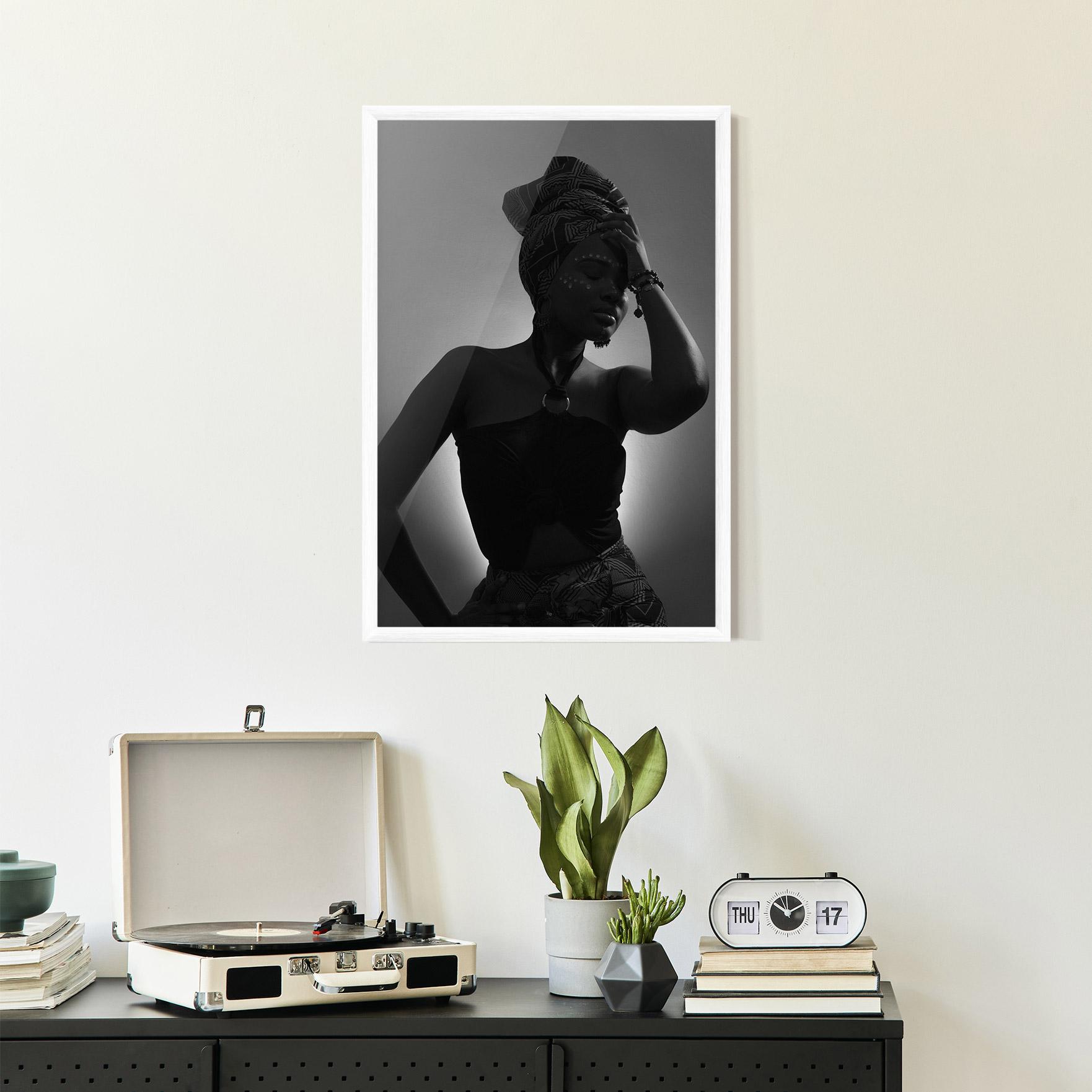 Gerahmte Poster African Woman Shadow mockup 2