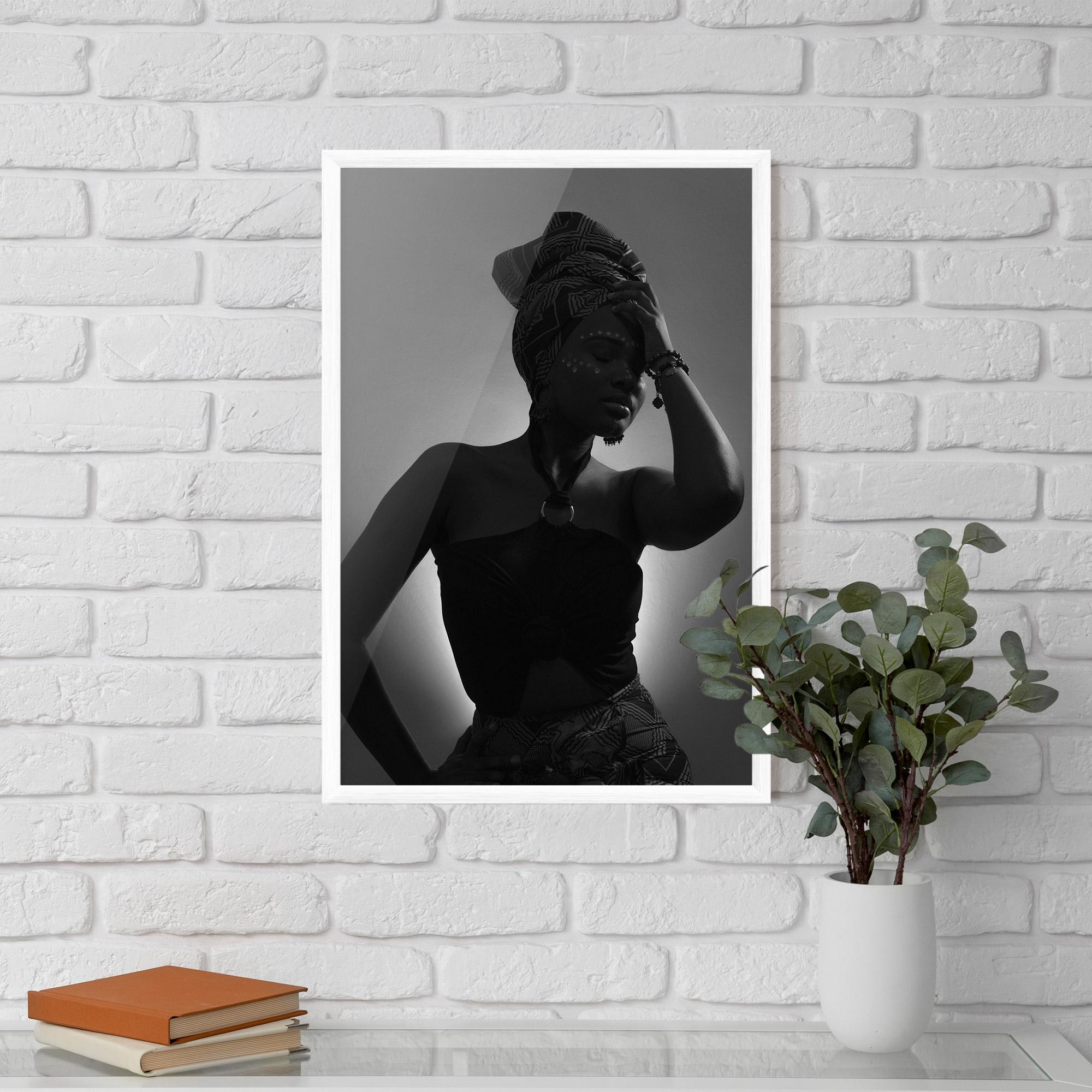 Gerahmte Poster African Woman Shadow mockup 5