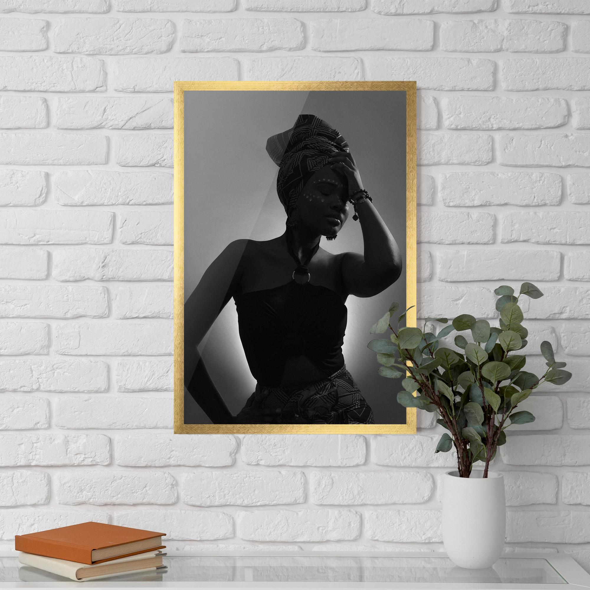 Gerahmte Poster African Woman Shadow mockup 5