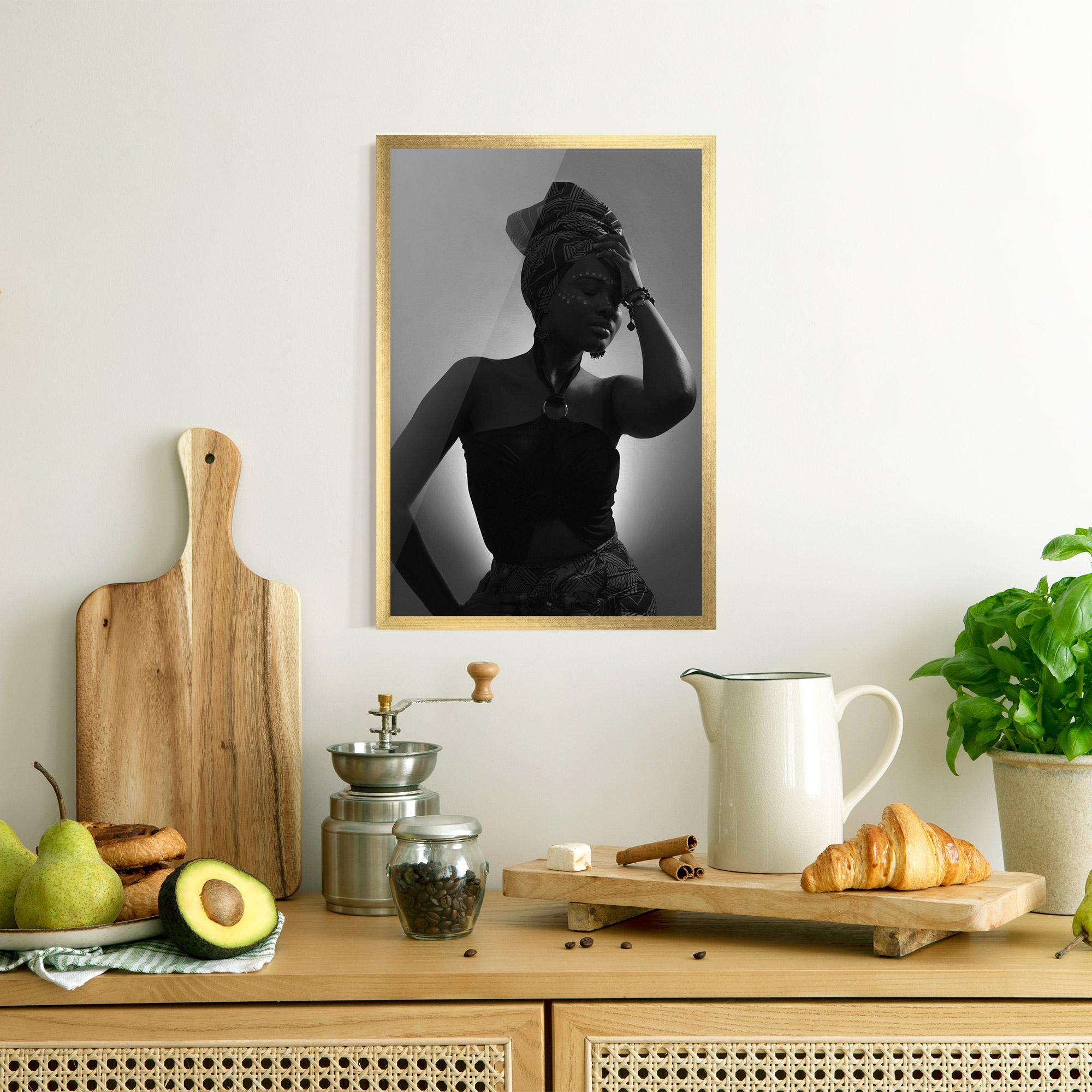 Gerahmte Poster African Woman Shadow mockup 8