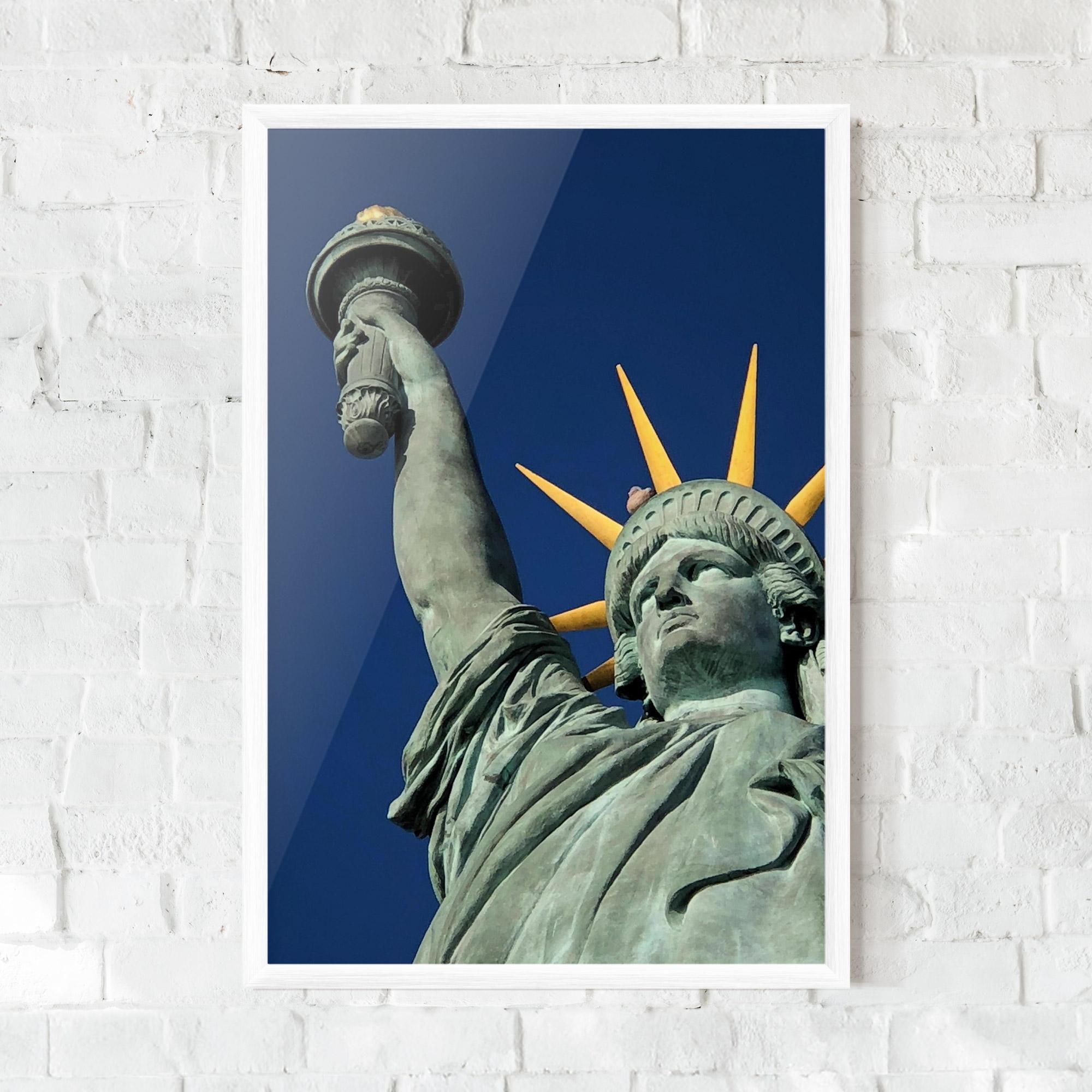 Gerahmte Poster Statue Of Liberty mockup 0