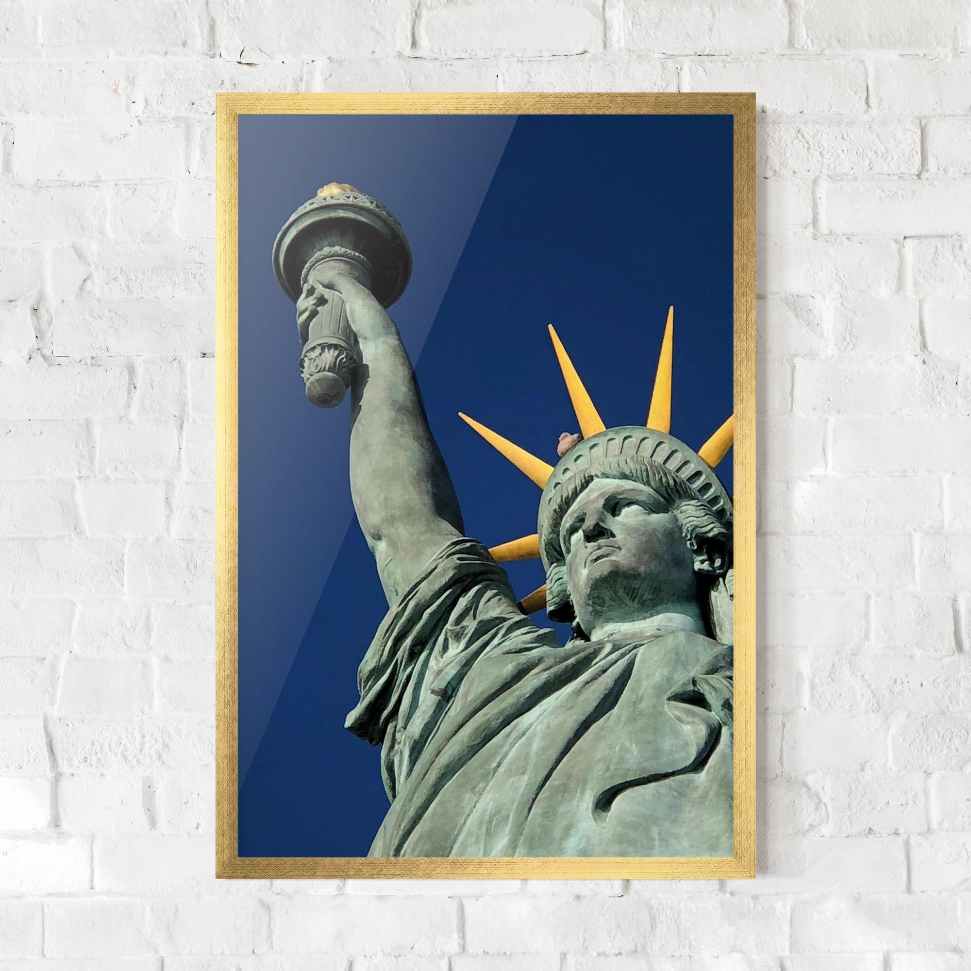Gerahmte Poster Statue Of Liberty mockup 0