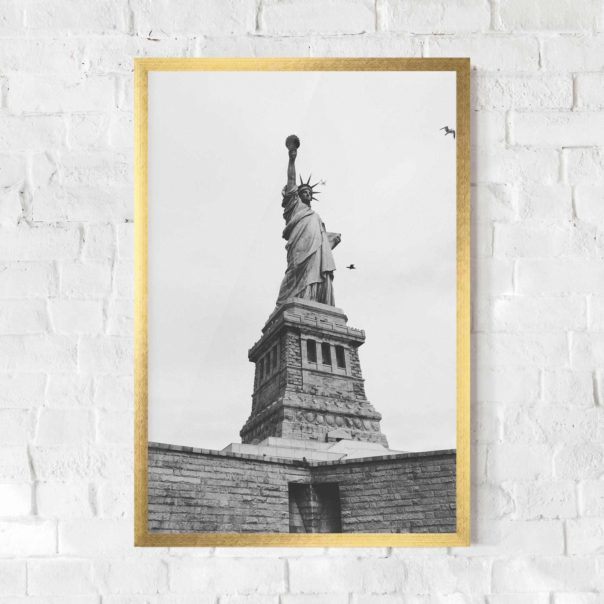 Gerahmte Poster The Statue Of Liberty mockup 0