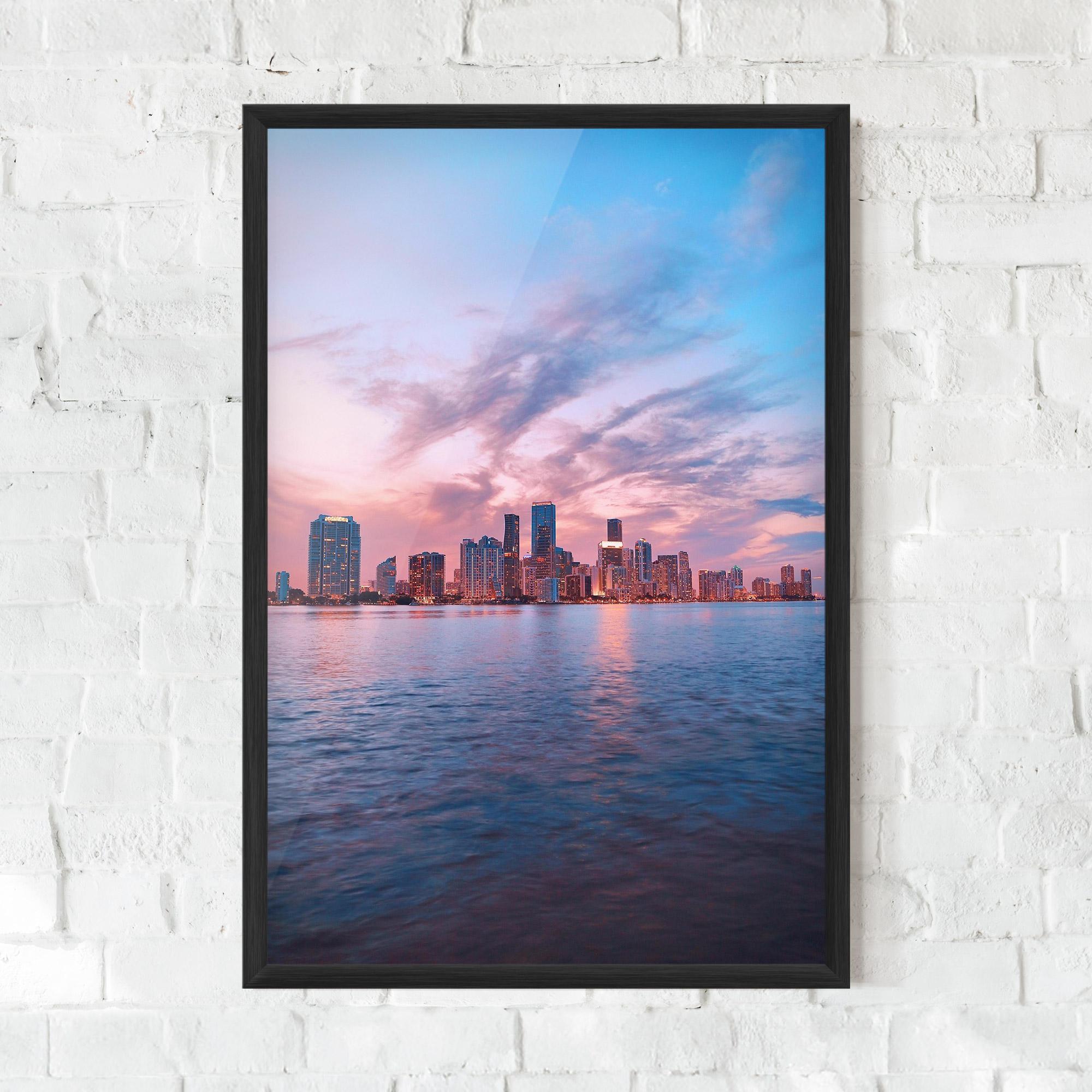 Gerahmte Poster Over The Lake mockup 0