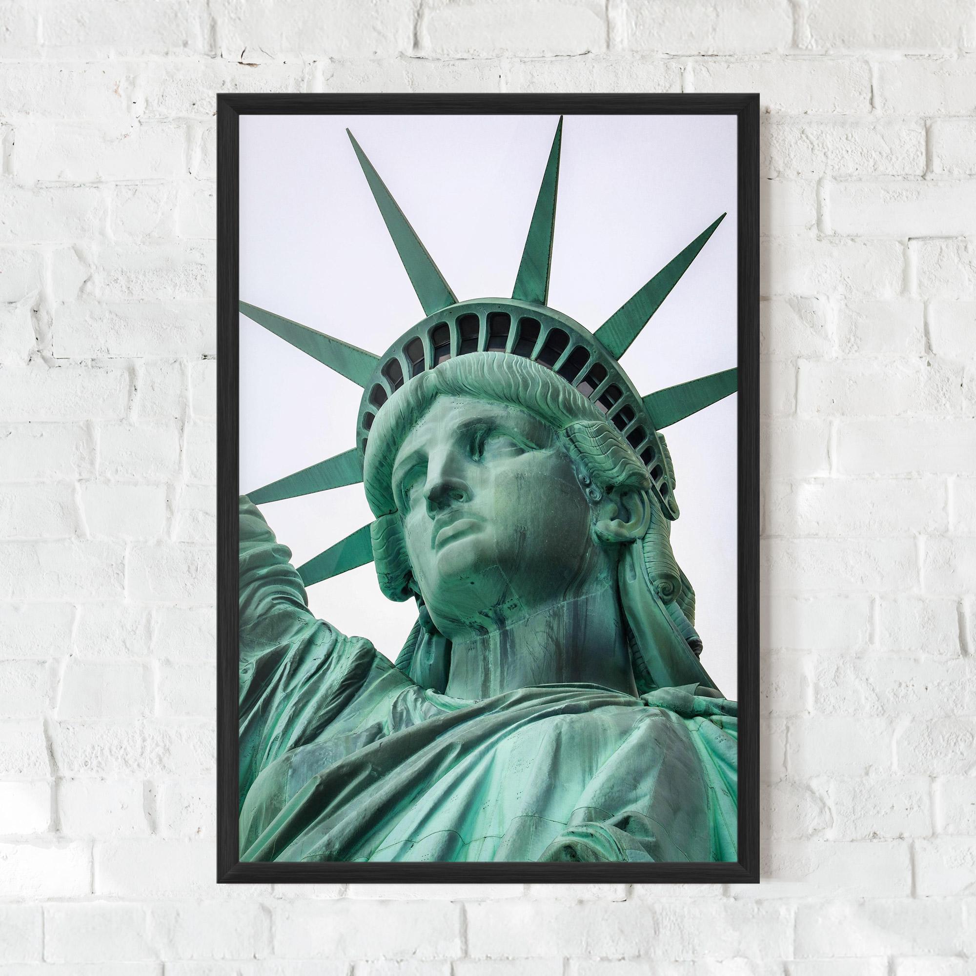 Gerahmte Poster Statue Of Liberty Head mockup 0