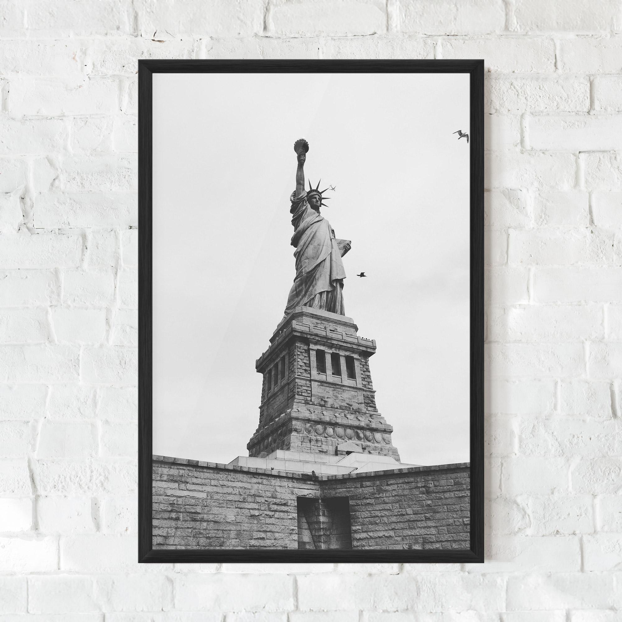 Gerahmte Poster The Statue Of Liberty mockup 0