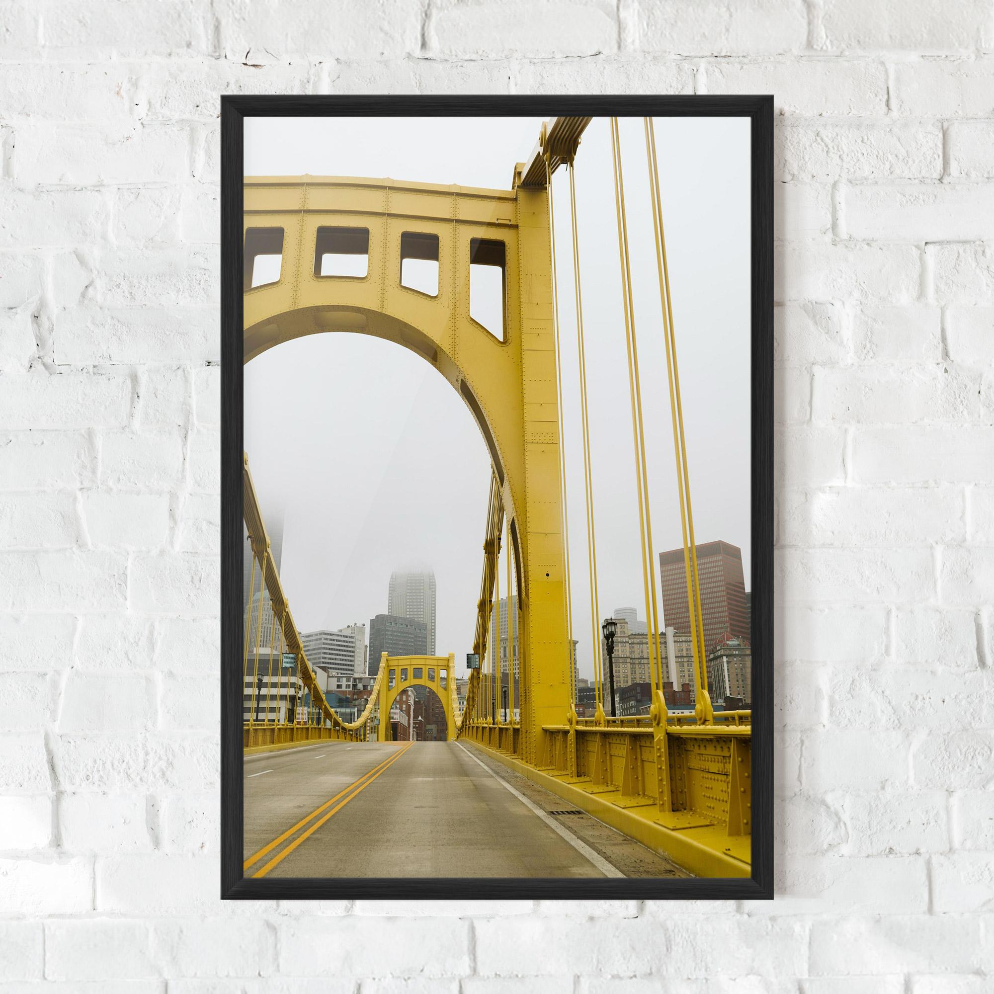 Gerahmte Poster Yellow Foggy Bridge mockup 0