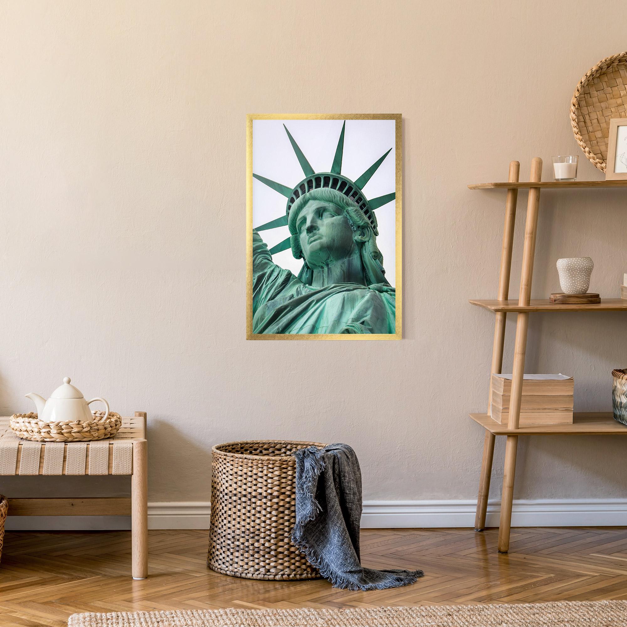 Gerahmte Poster Statue Of Liberty Head mockup 9