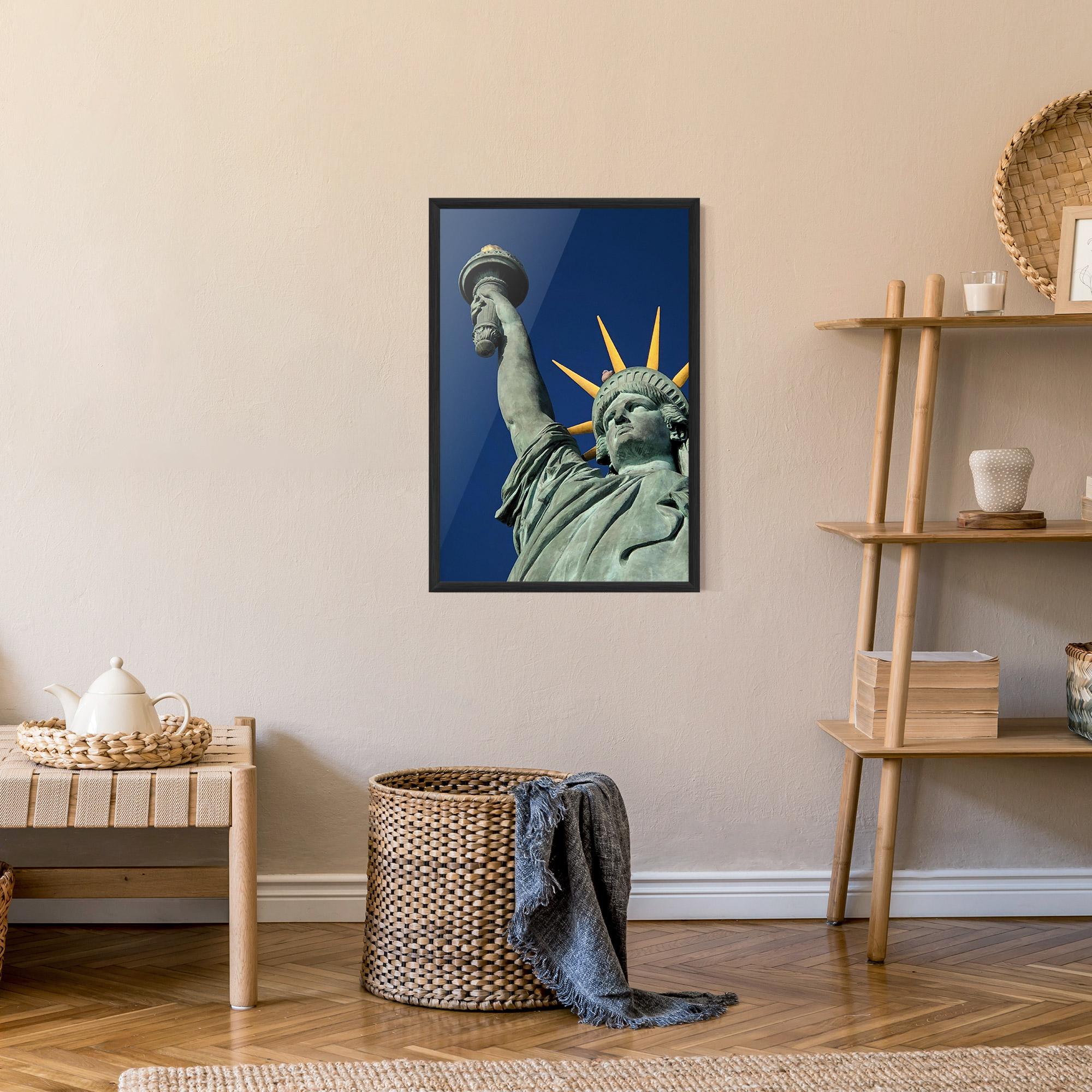Gerahmte Poster Statue Of Liberty mockup 9