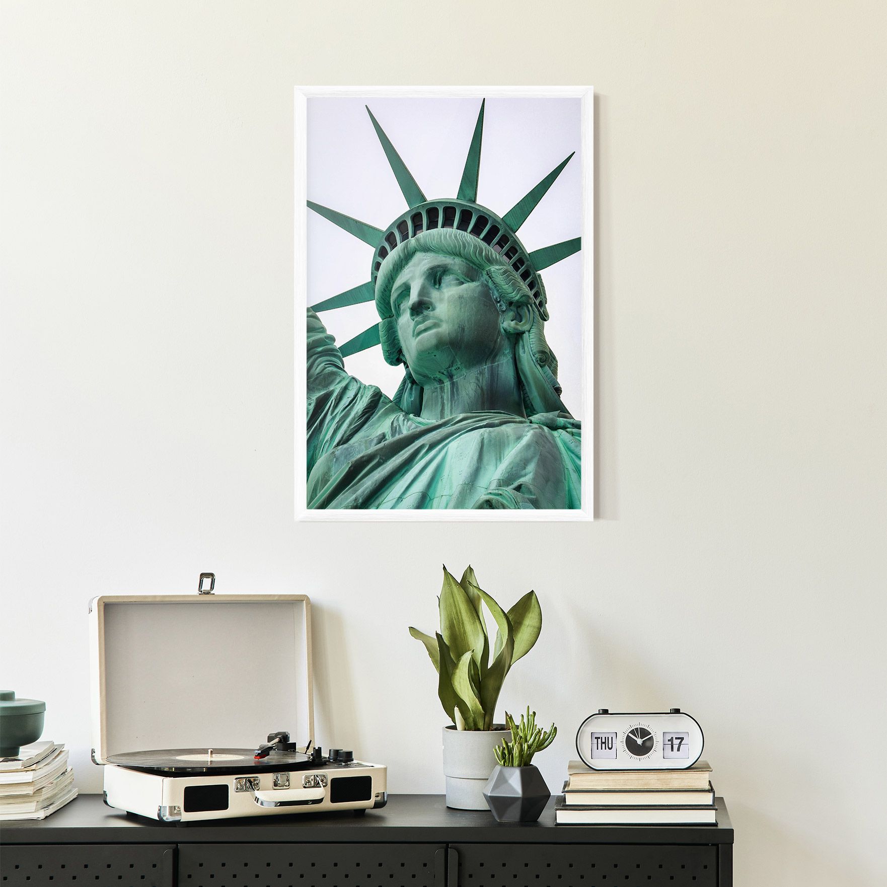 Statue Of Liberty Head mockup 2