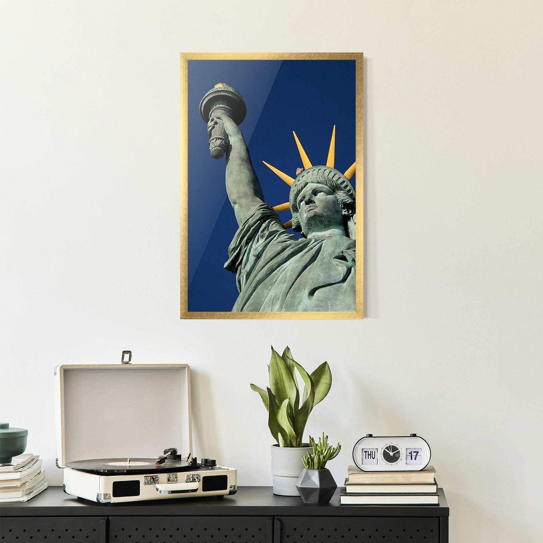 Gerahmte Poster Statue Of Liberty mockup 2