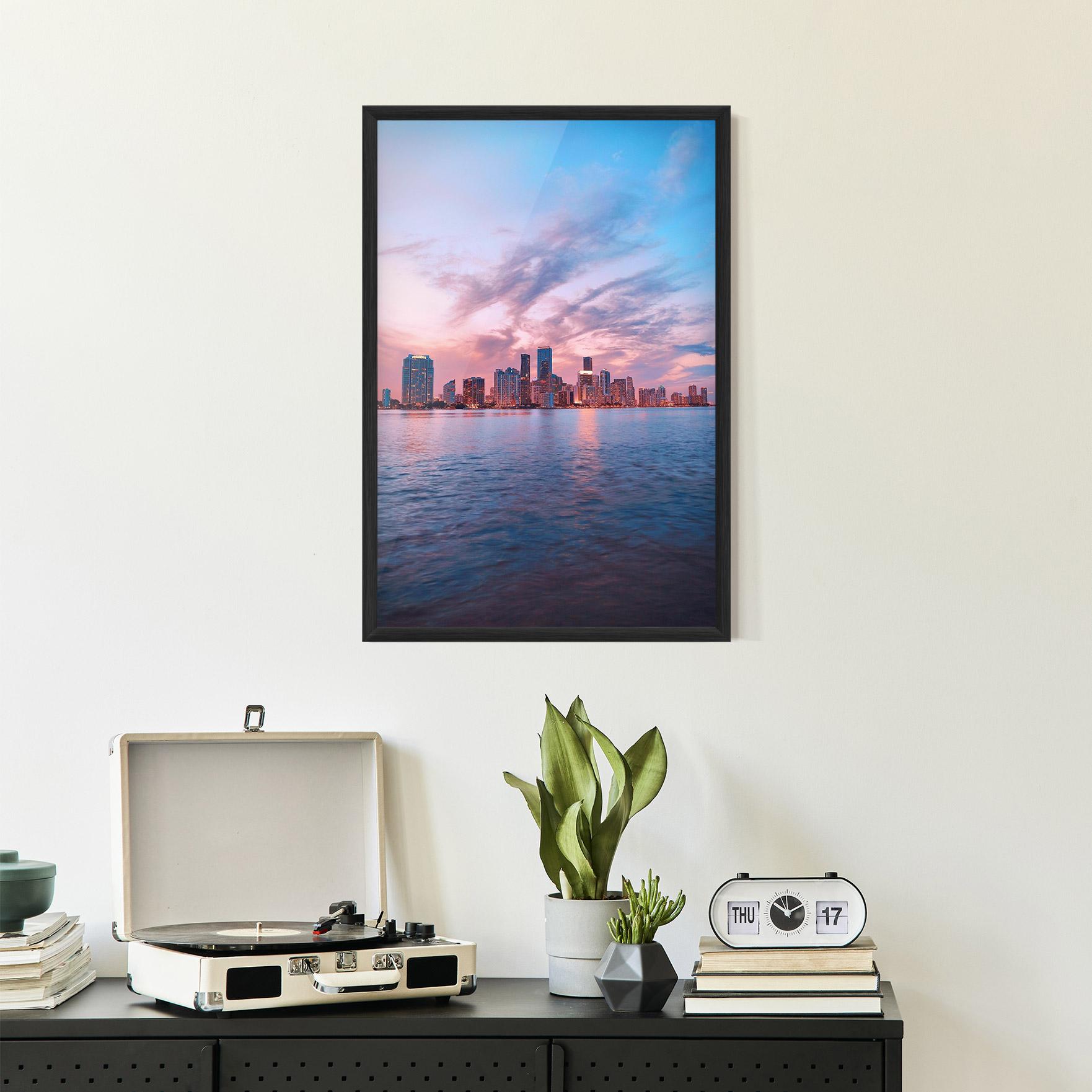 Gerahmte Poster Over The Lake mockup 2