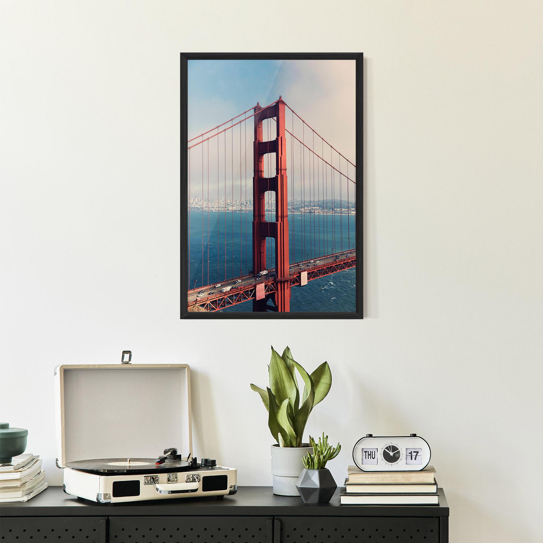 Gerahmte Poster Red High Bridge mockup 2