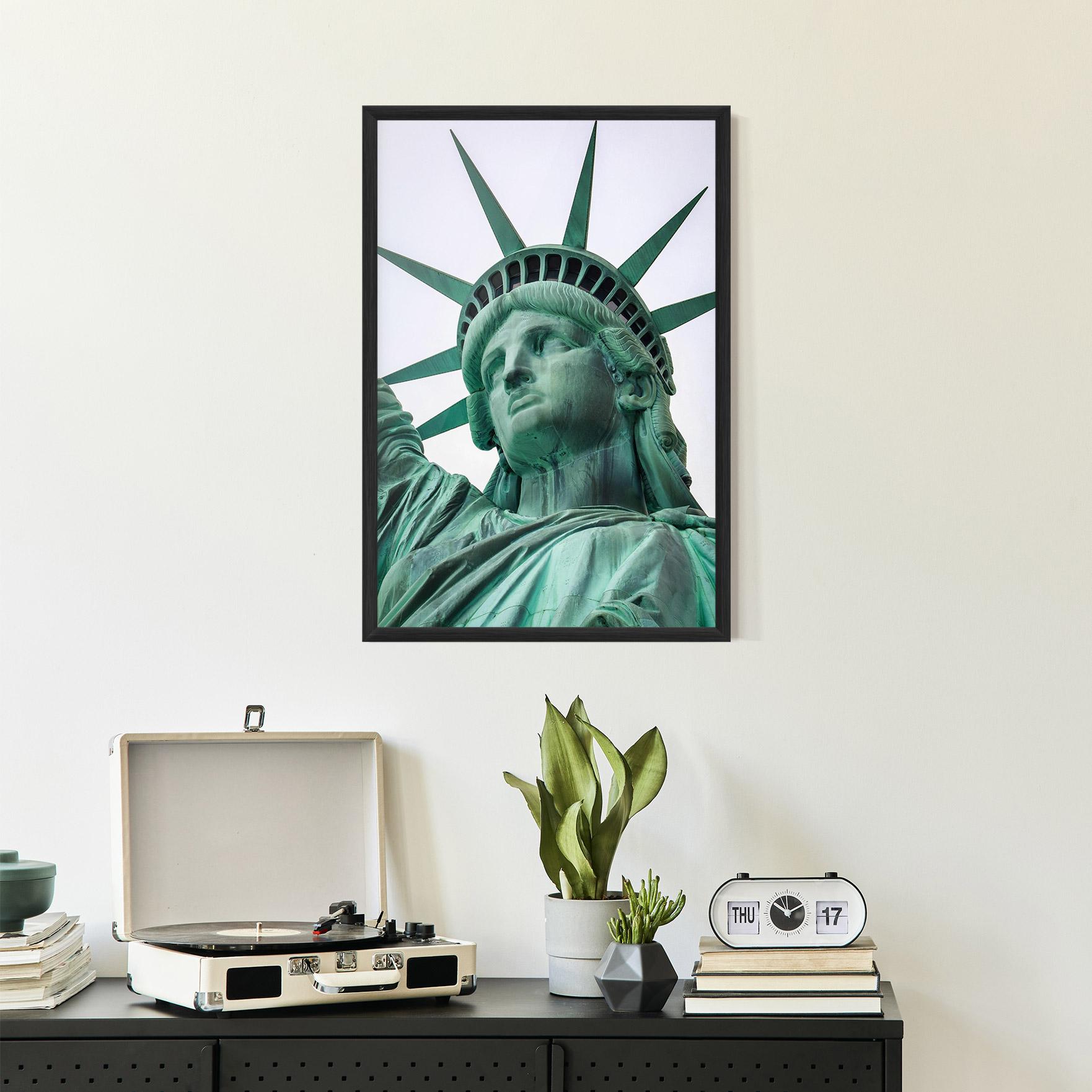 Gerahmte Poster Statue Of Liberty Head mockup 2