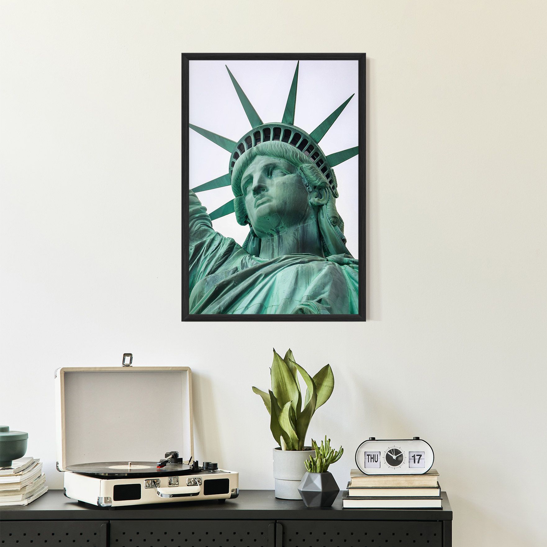 Statue Of Liberty Head mockup 2