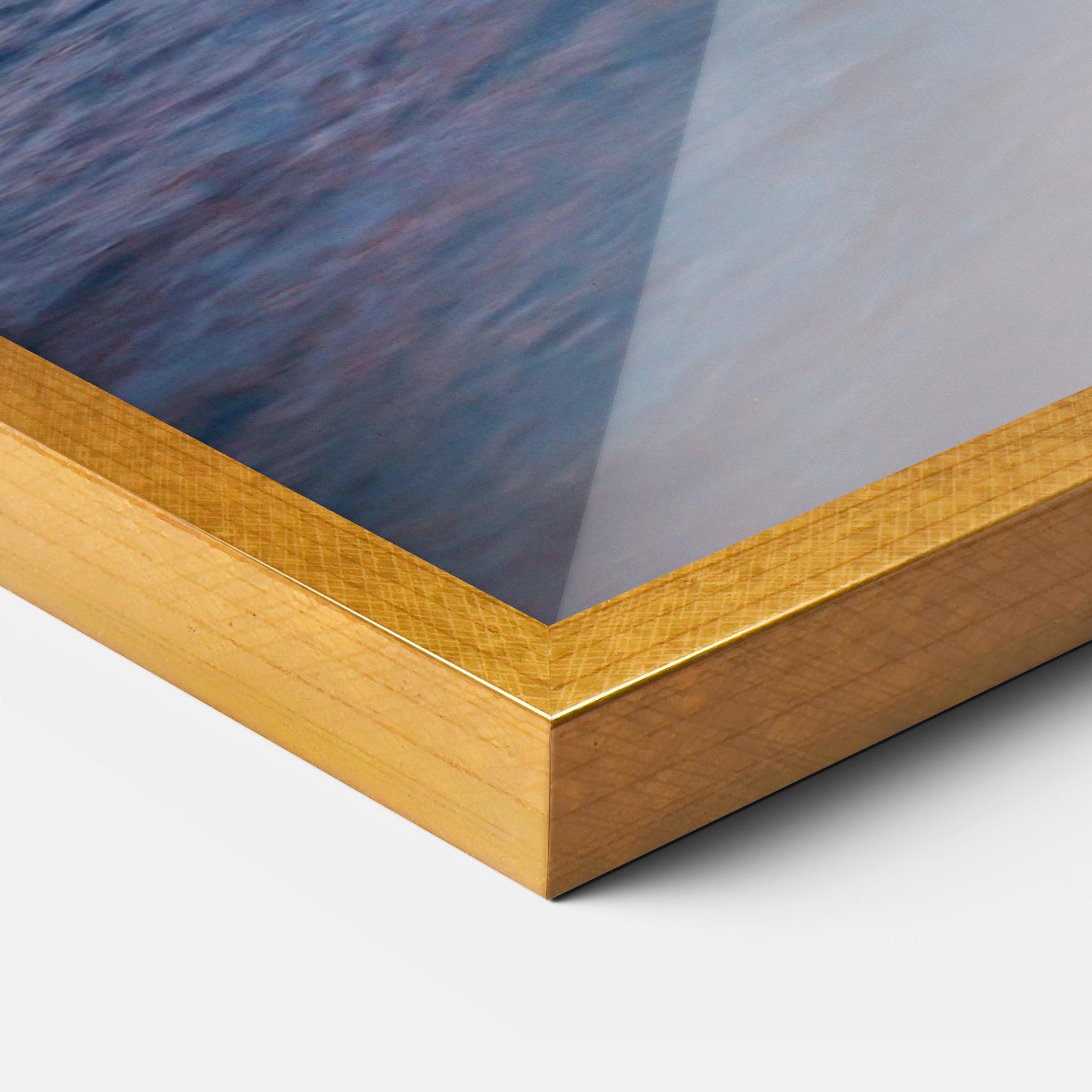 Gerahmte Poster Over The Lake mockup 3