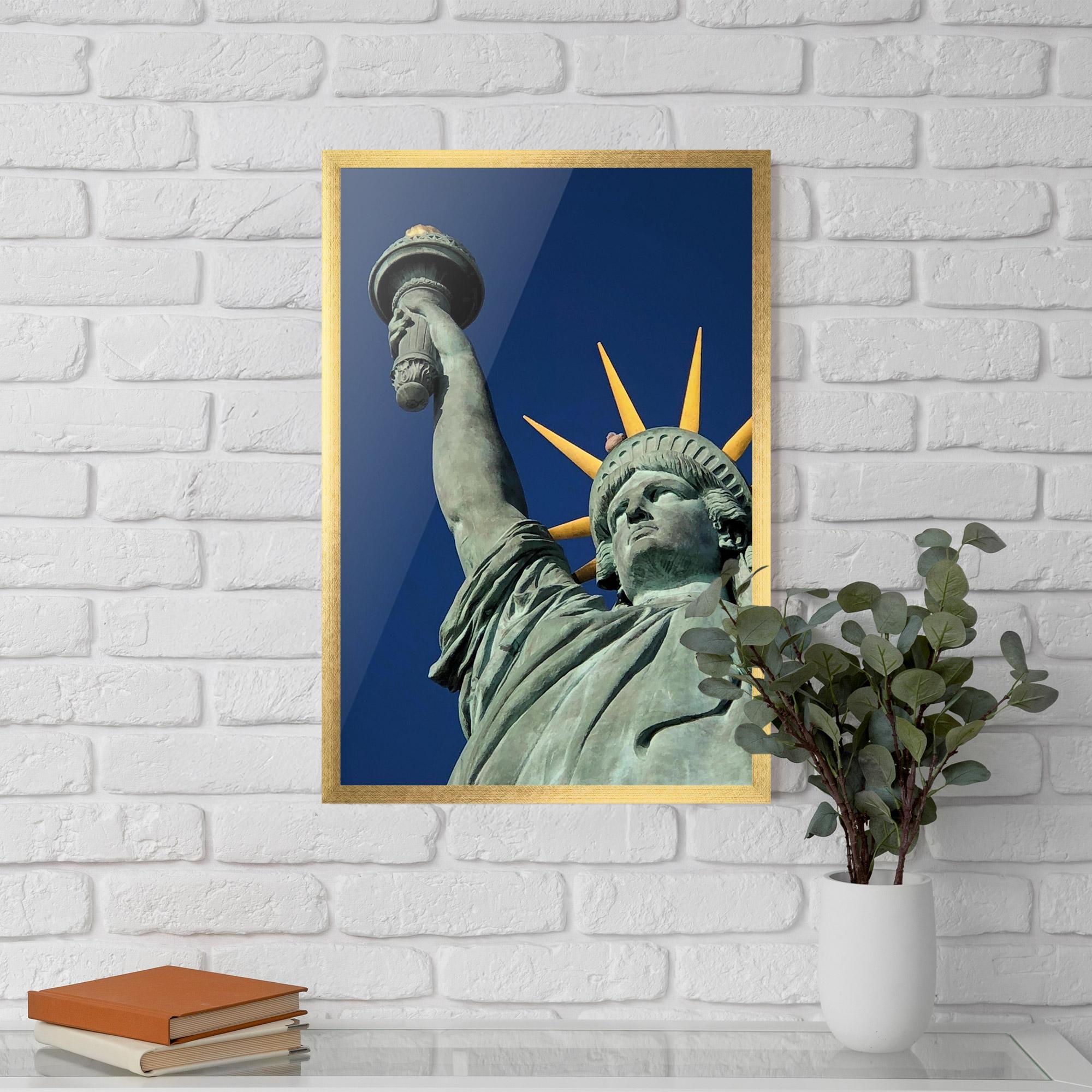 Gerahmte Poster Statue Of Liberty mockup 5