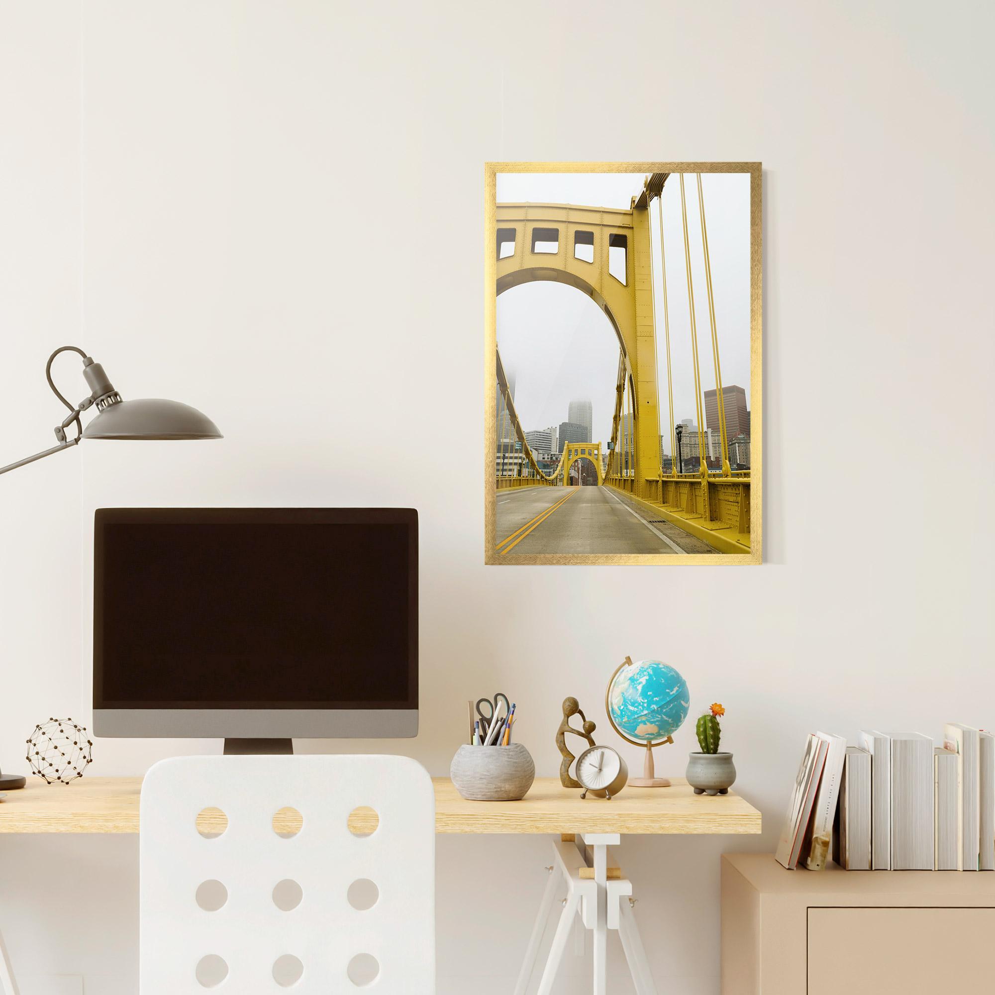 Gerahmte Poster Yellow Foggy Bridge mockup 6
