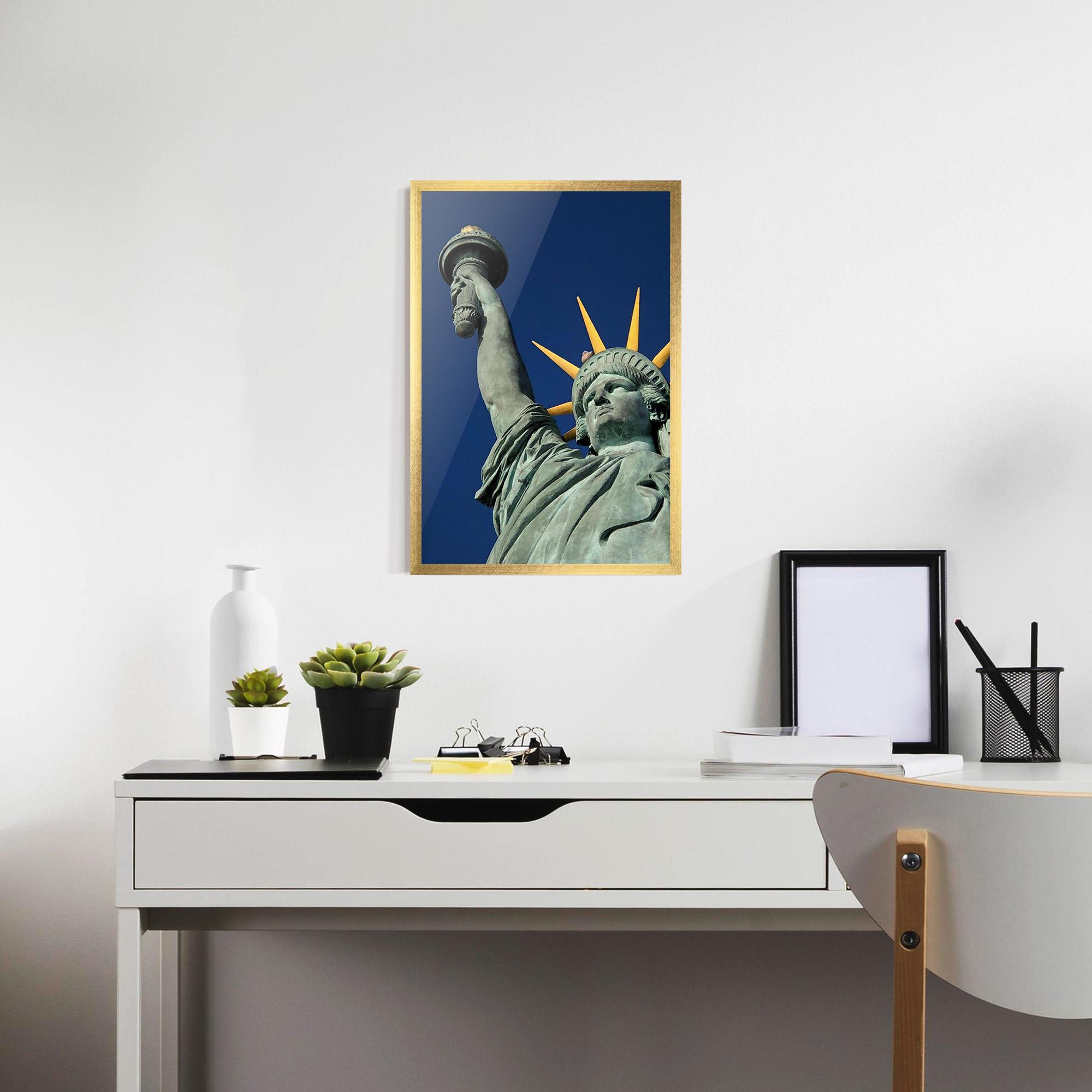 Gerahmte Poster Statue Of Liberty mockup 7