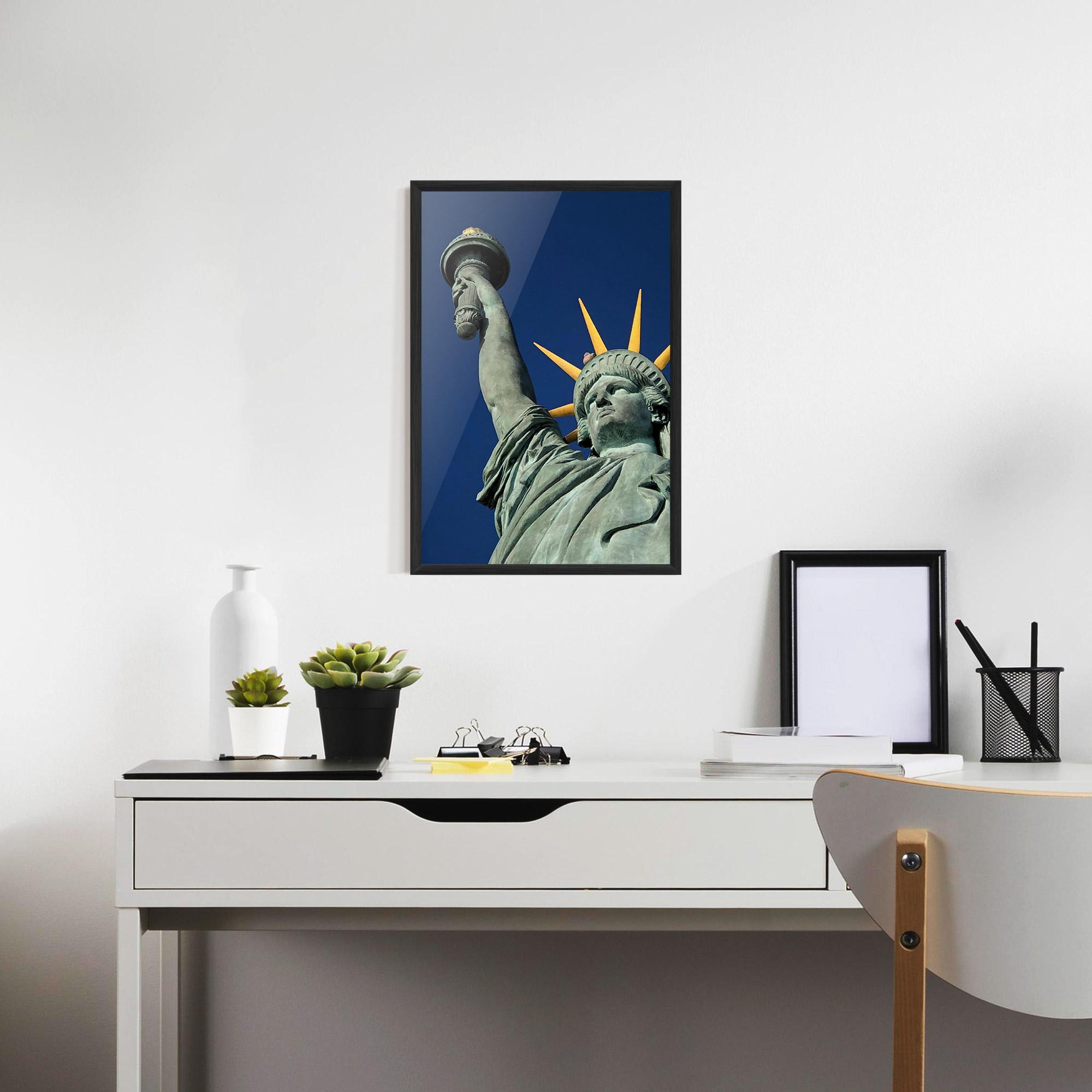 Gerahmte Poster Statue Of Liberty mockup 7