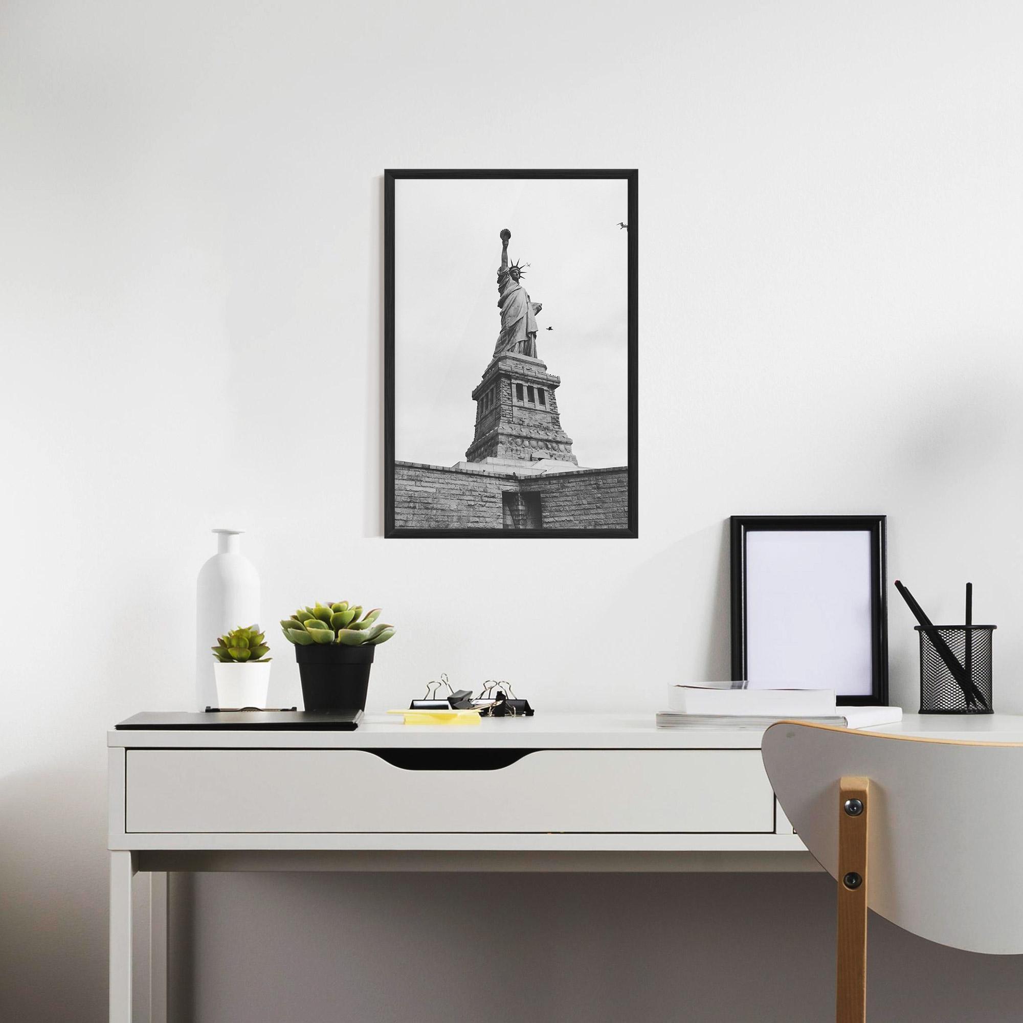Gerahmte Poster The Statue Of Liberty mockup 7