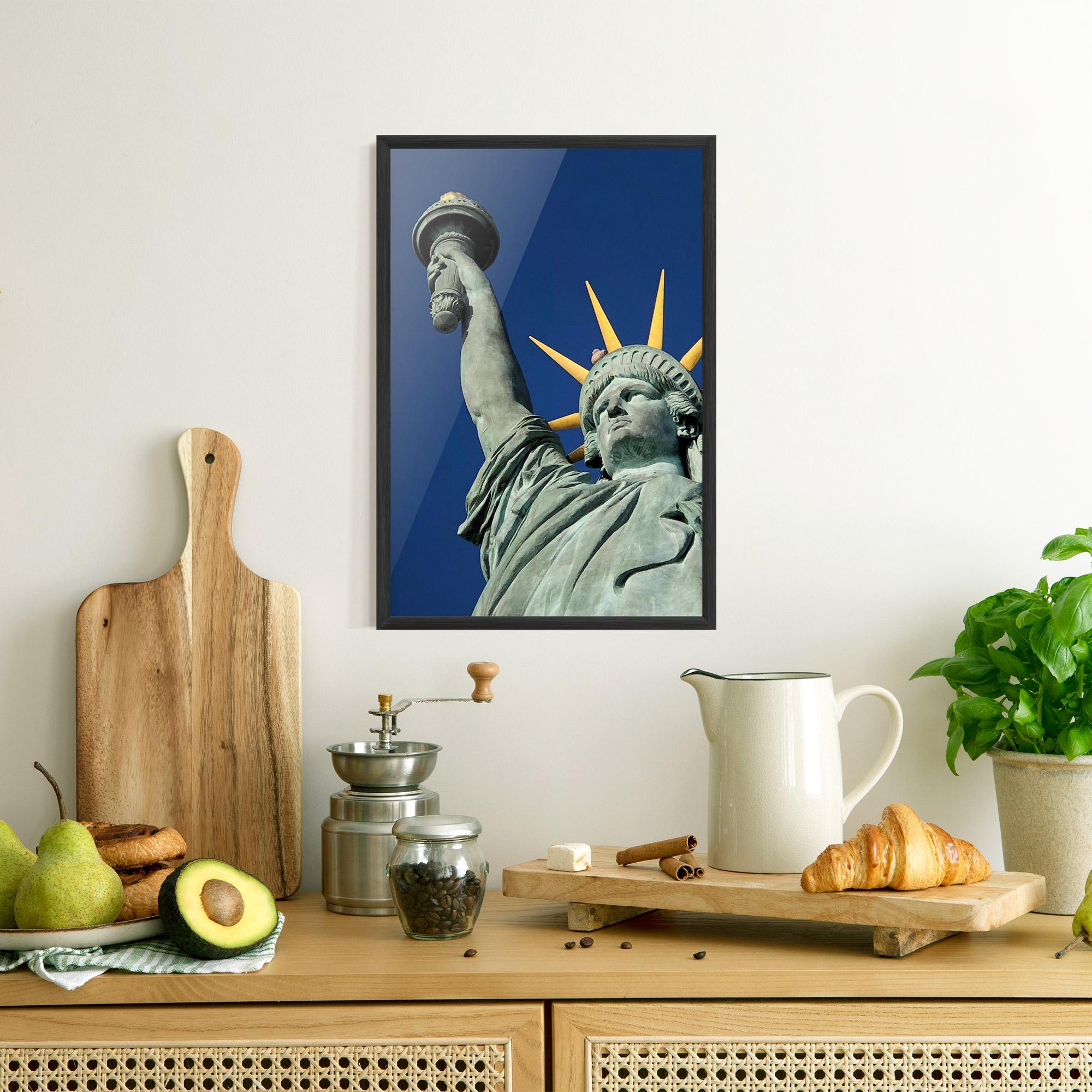 Gerahmte Poster Statue Of Liberty mockup 8