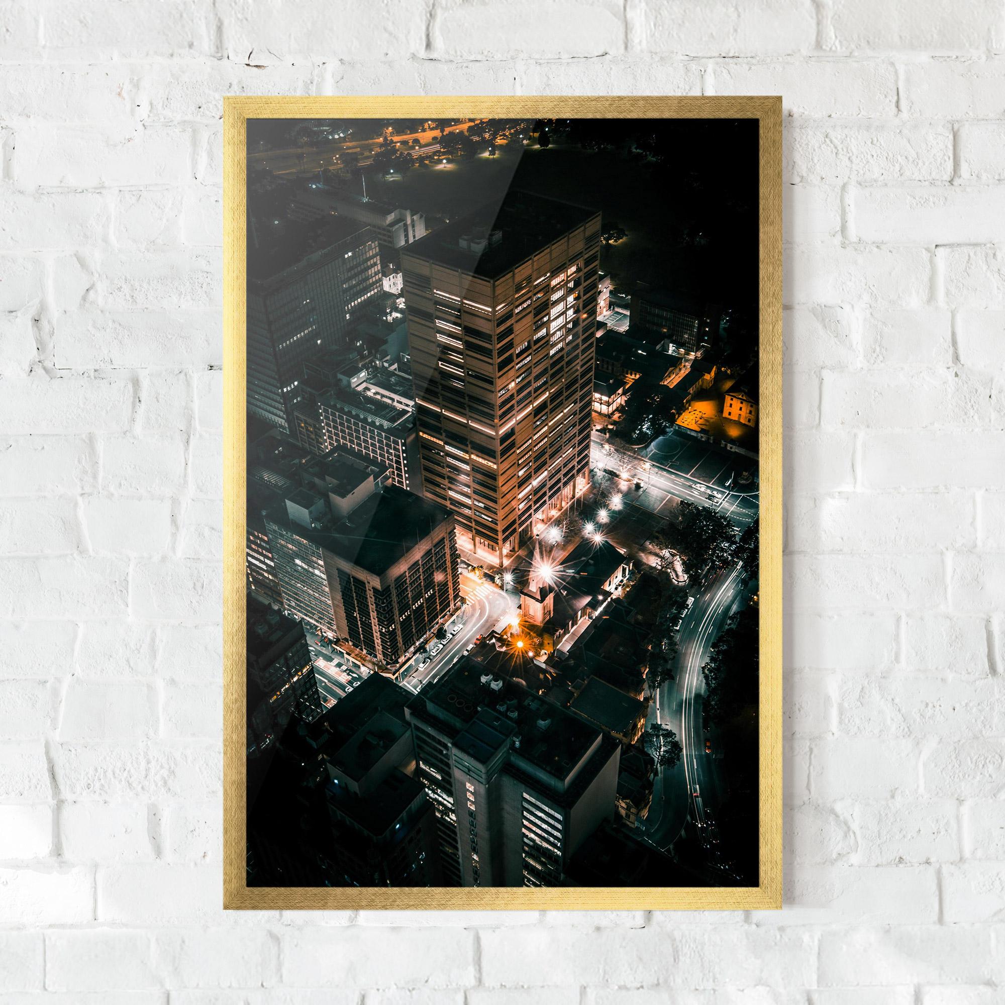 Gerahmte Poster Cream Building Night mockup 0