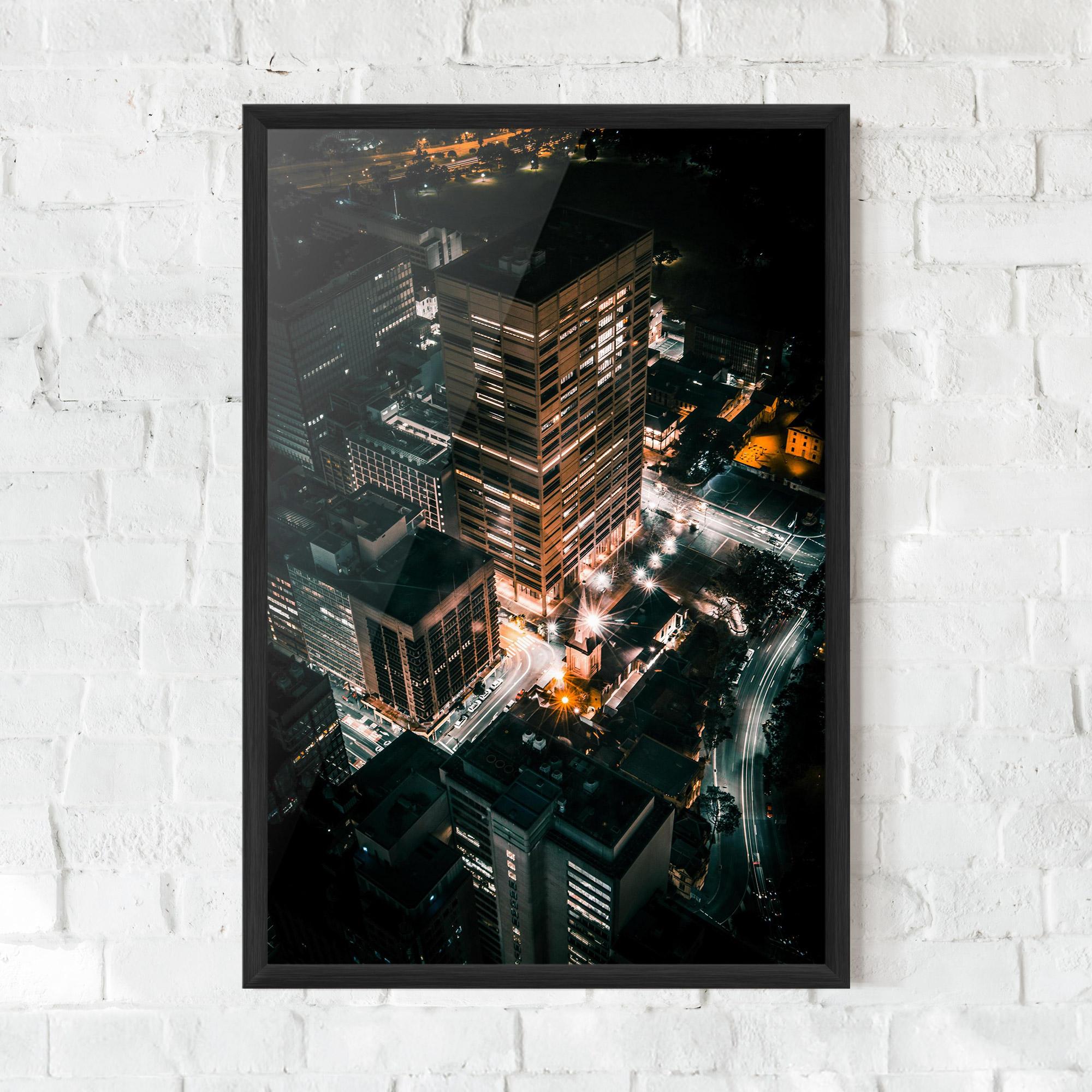 Gerahmte Poster Cream Building Night mockup 0