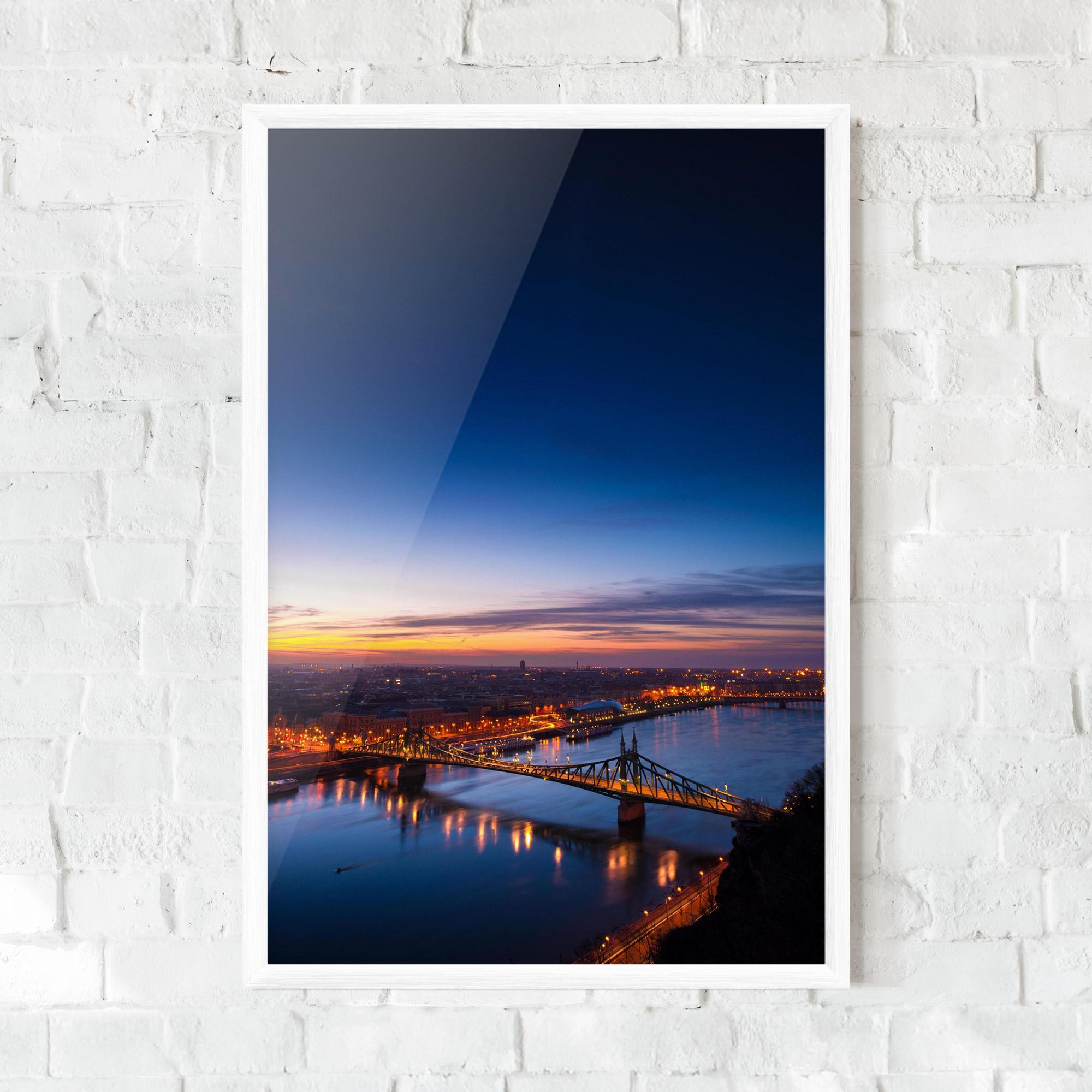 Gerahmte Poster Budapest Sunset mockup 0