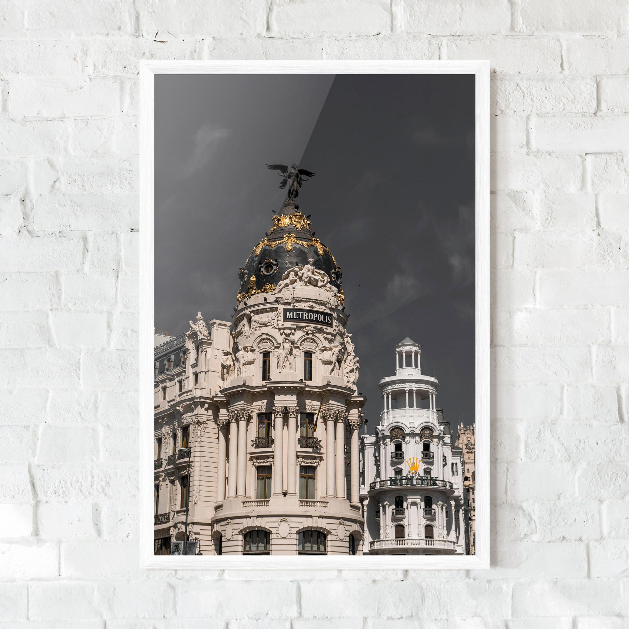 Metropolis Building mockup 0