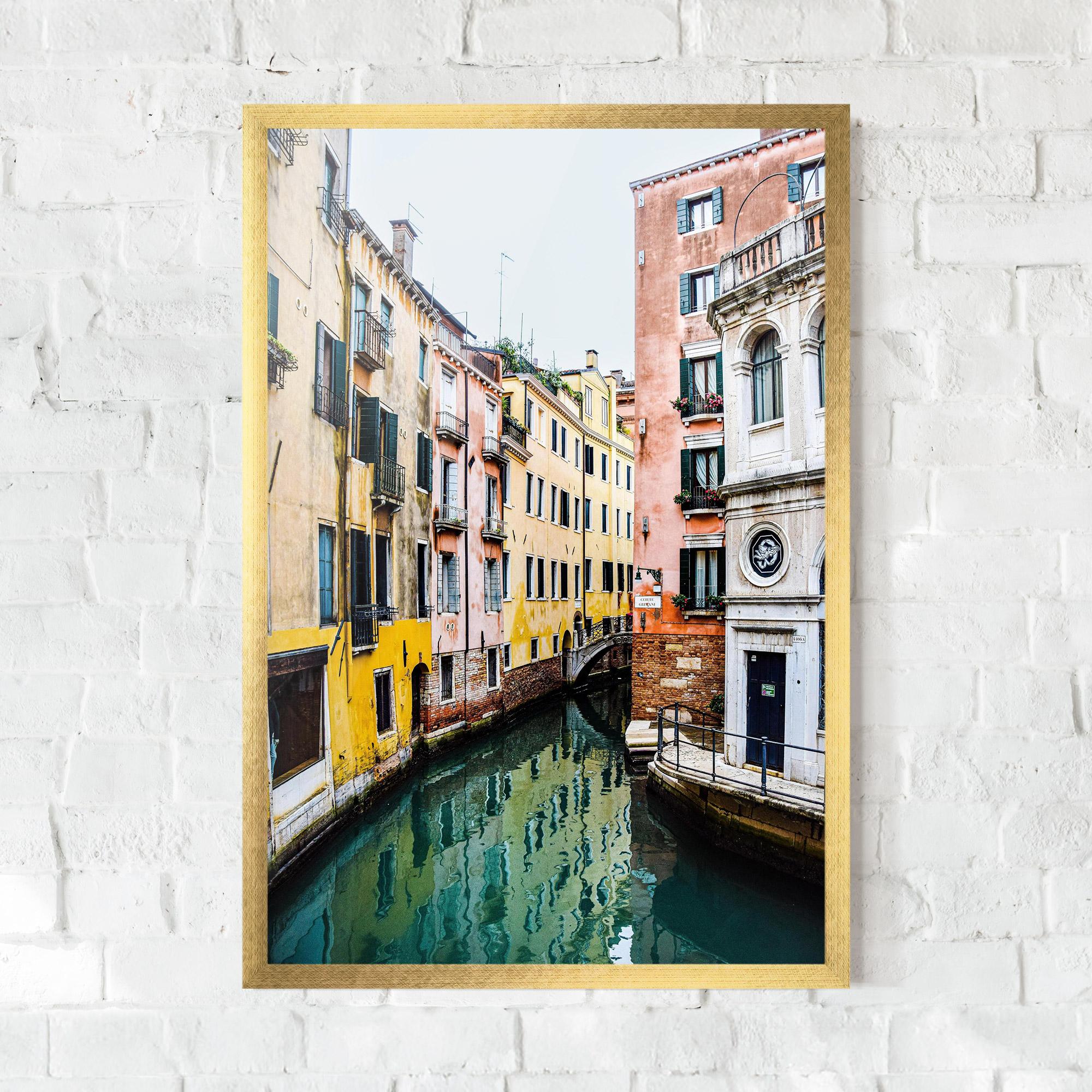 Gerahmte Poster Colorful Water Building mockup 0