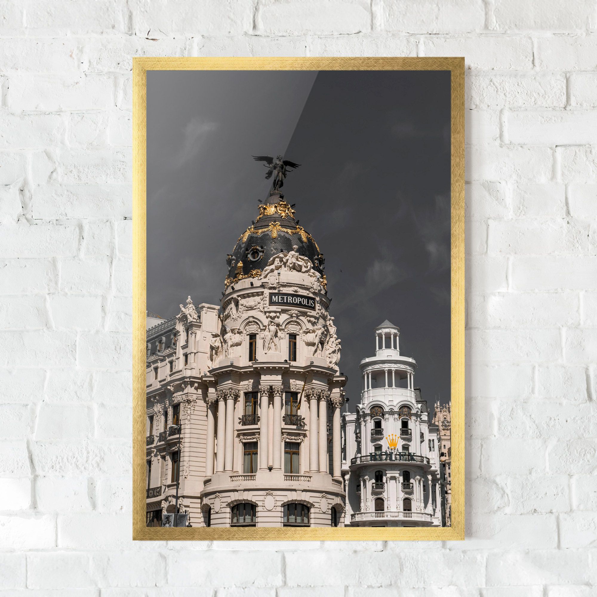 Metropolis Building mockup 0