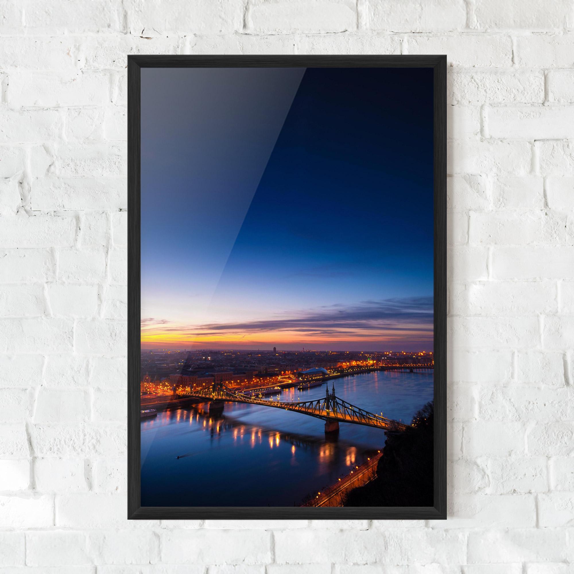 Gerahmte Poster Budapest Sunset mockup 0