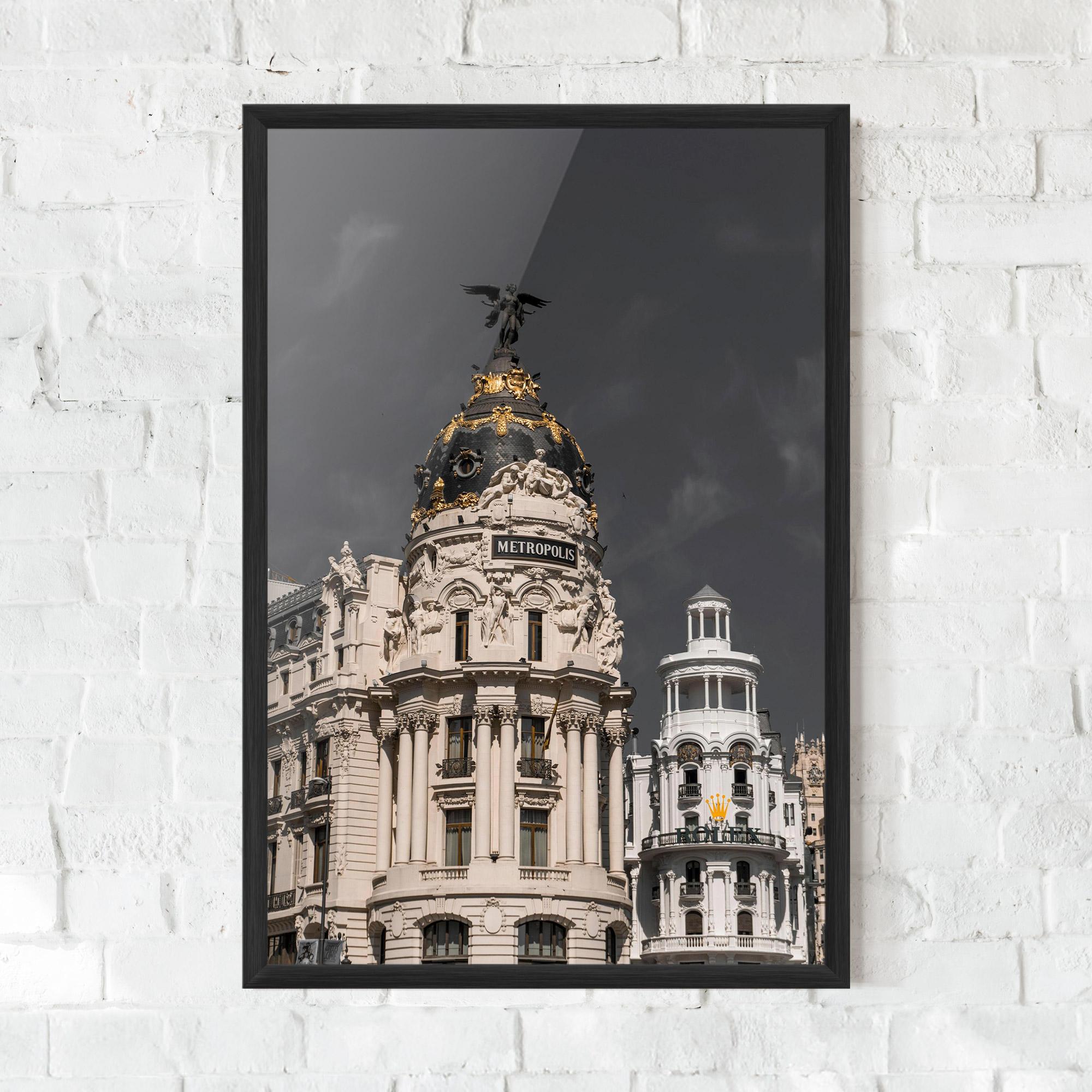 Gerahmte Poster Metropolis Building mockup 0