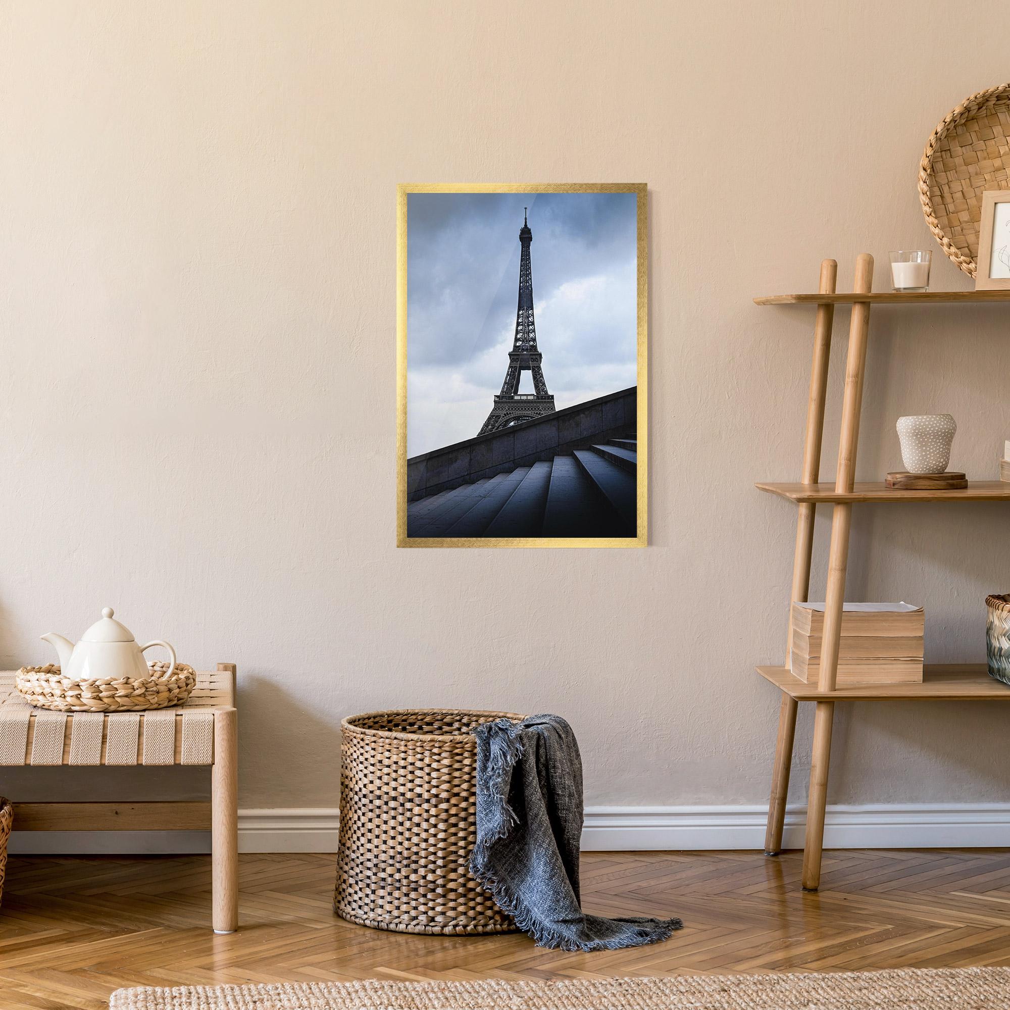 Gerahmte Poster Eiffel Tower Stairs mockup 9