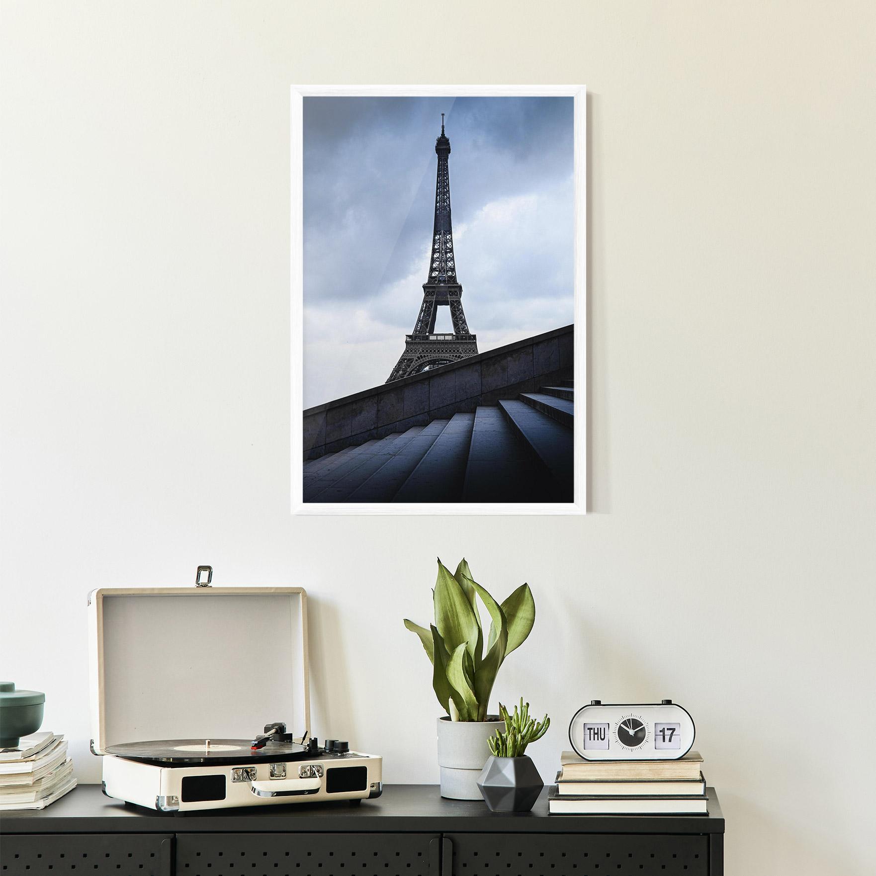 Gerahmte Poster Eiffel Tower Stairs mockup 2