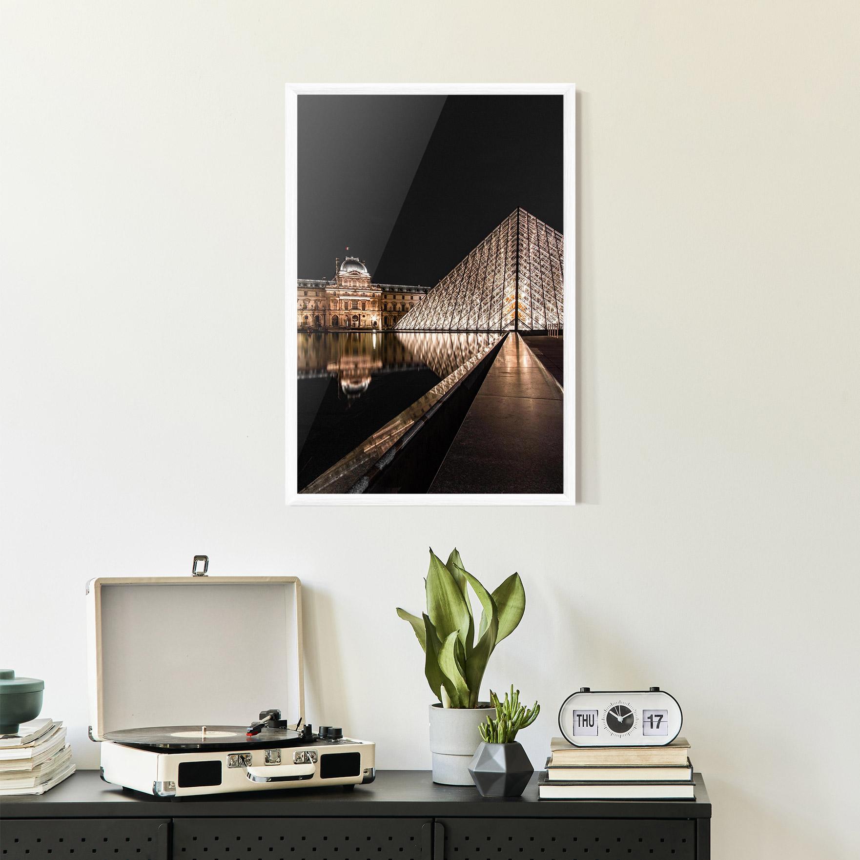 Gerahmte Poster Louvre Night mockup 2
