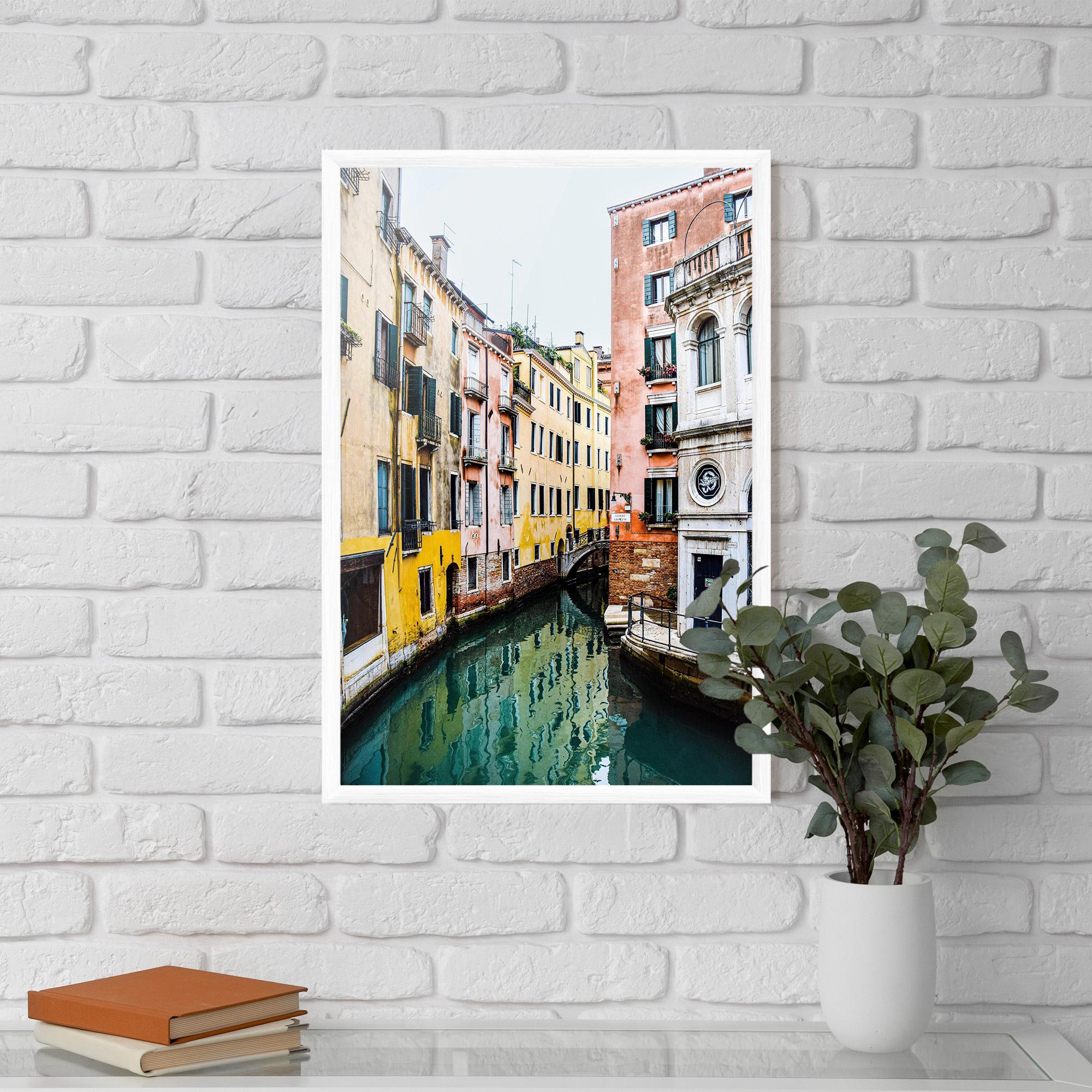 Gerahmte Poster Colorful Water Building mockup 5