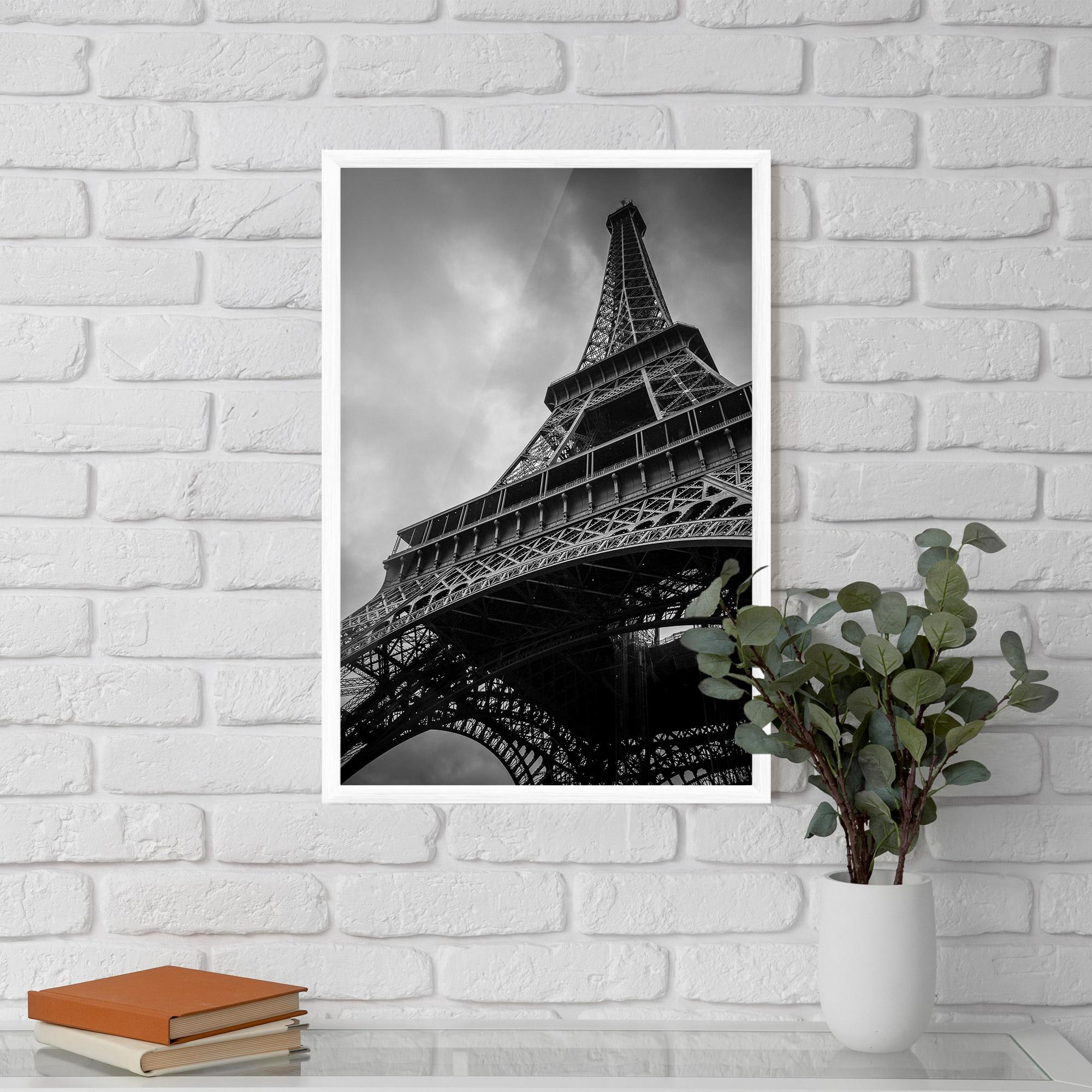 Gerahmte Poster Eiffel Grey Tower mockup 5