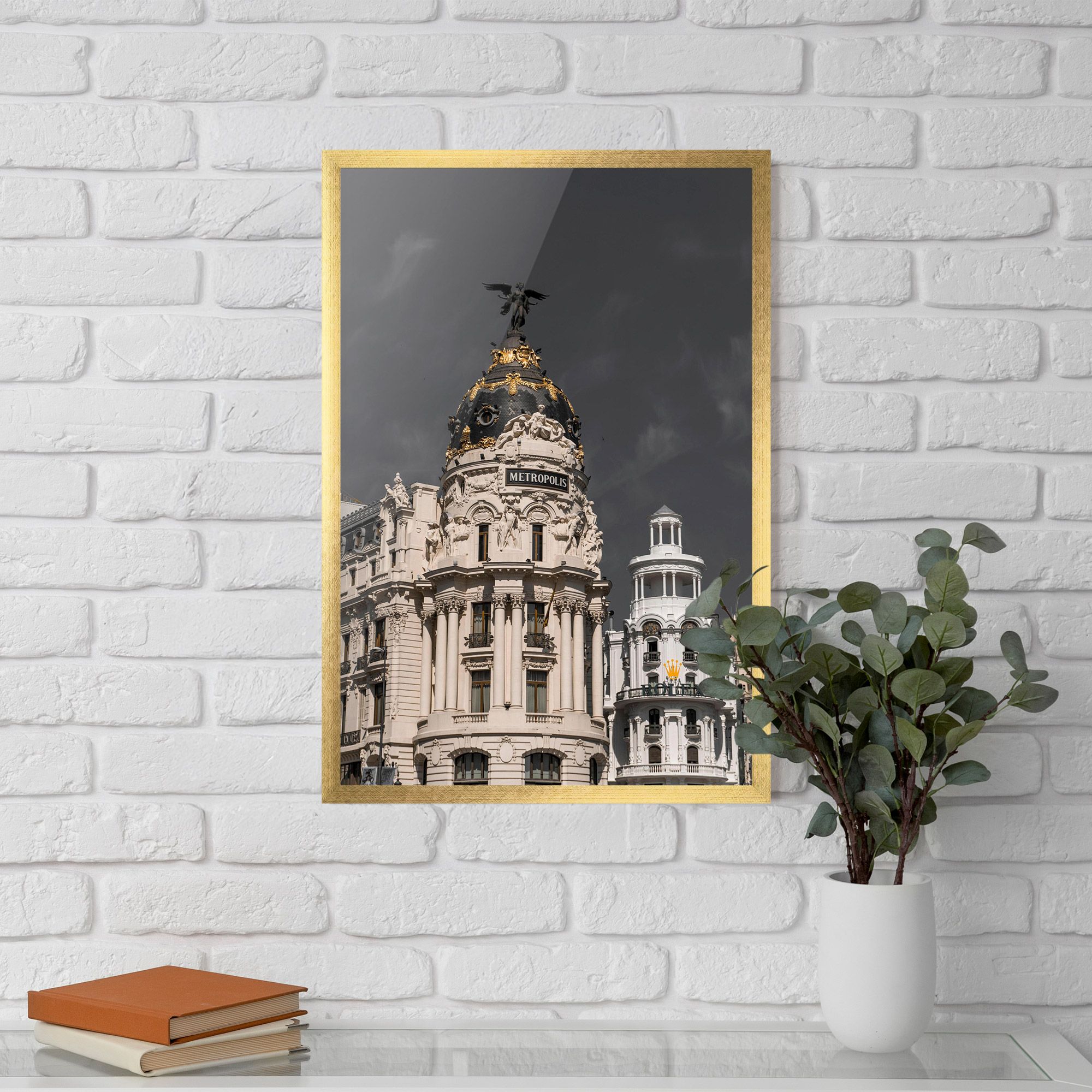 Metropolis Building mockup 5