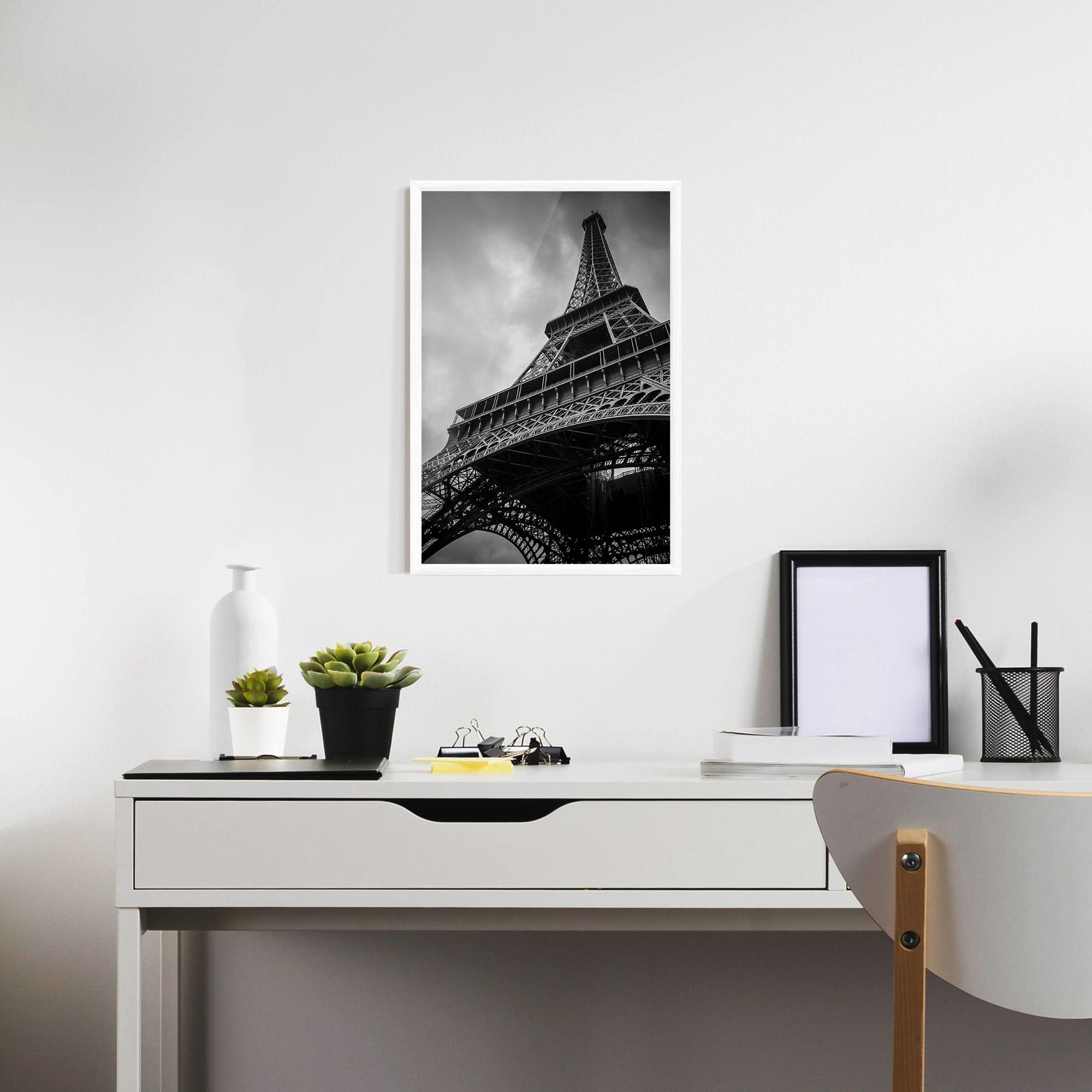 Gerahmte Poster Eiffel Grey Tower mockup 7