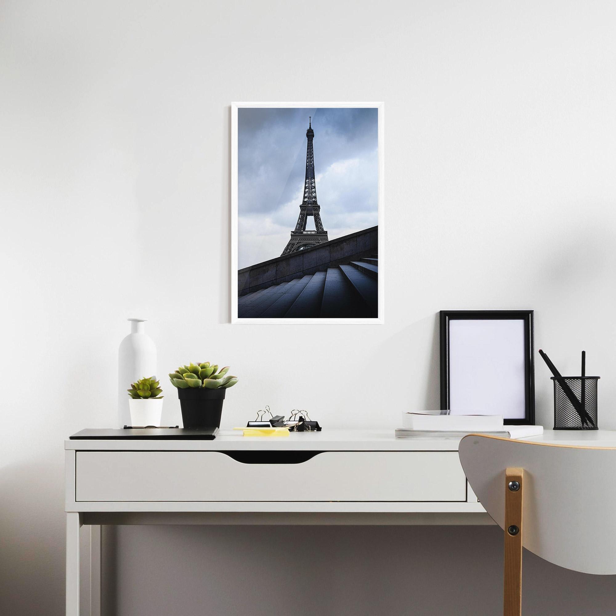 Gerahmte Poster Eiffel Tower Stairs mockup 7
