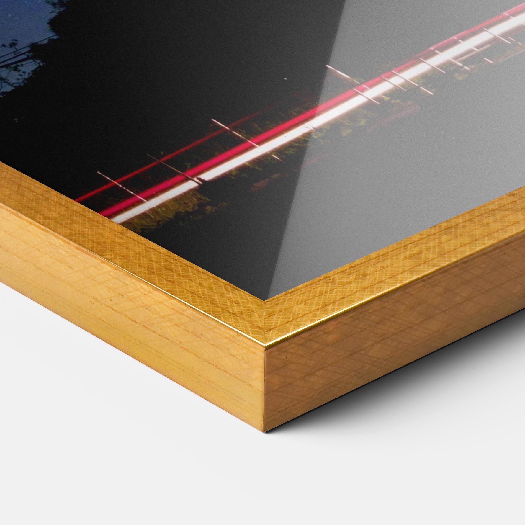 Gerahmte Poster Red Moon mockup 3