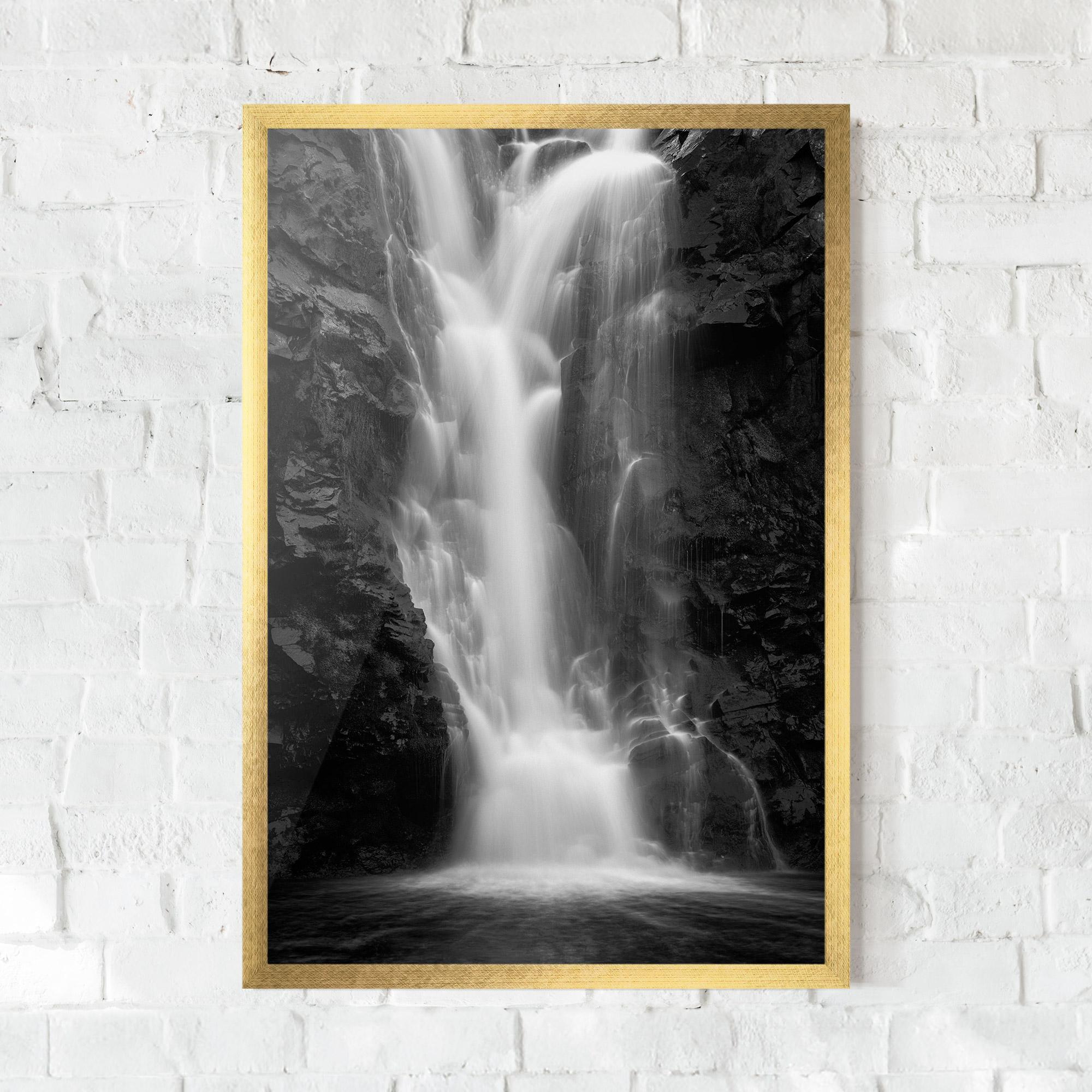 Gerahmte Poster Black Rock Waterfall View mockup 0