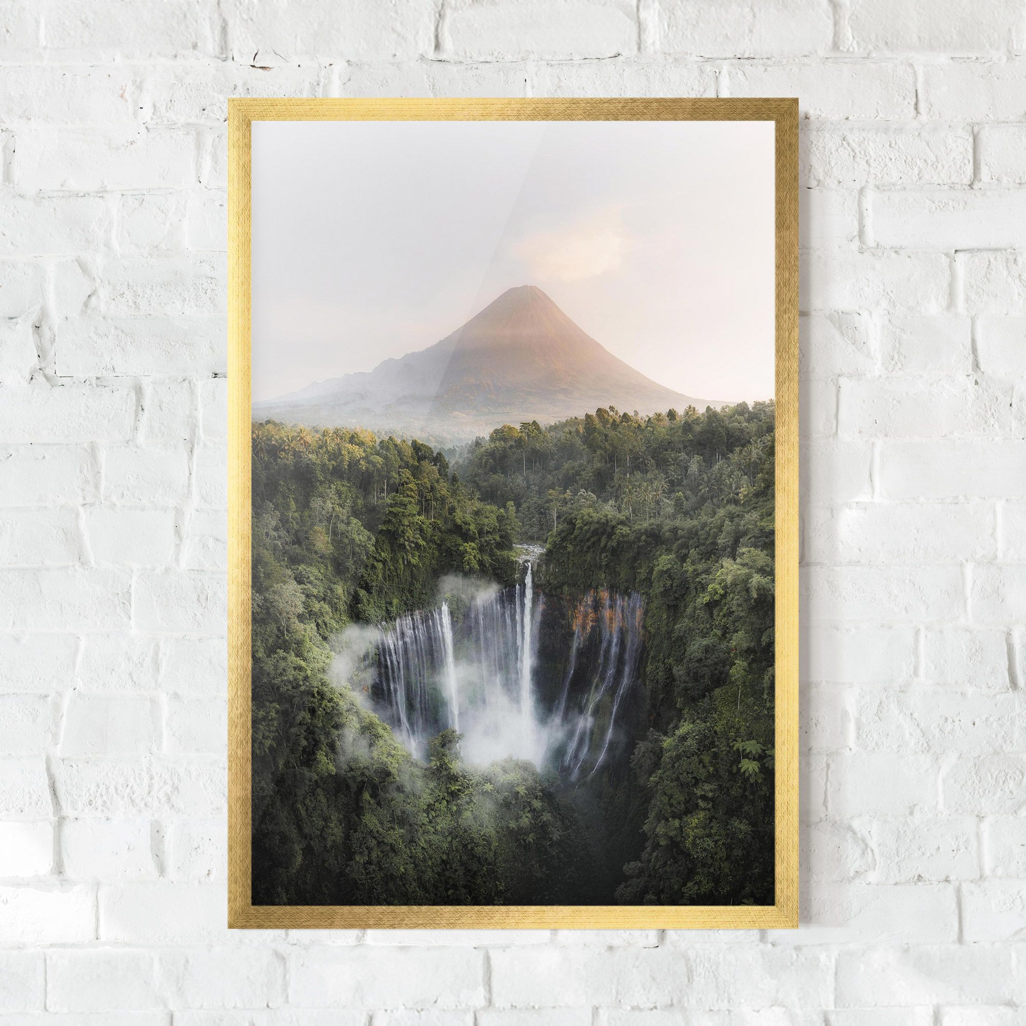 Vulcano Waterfall mockup 0