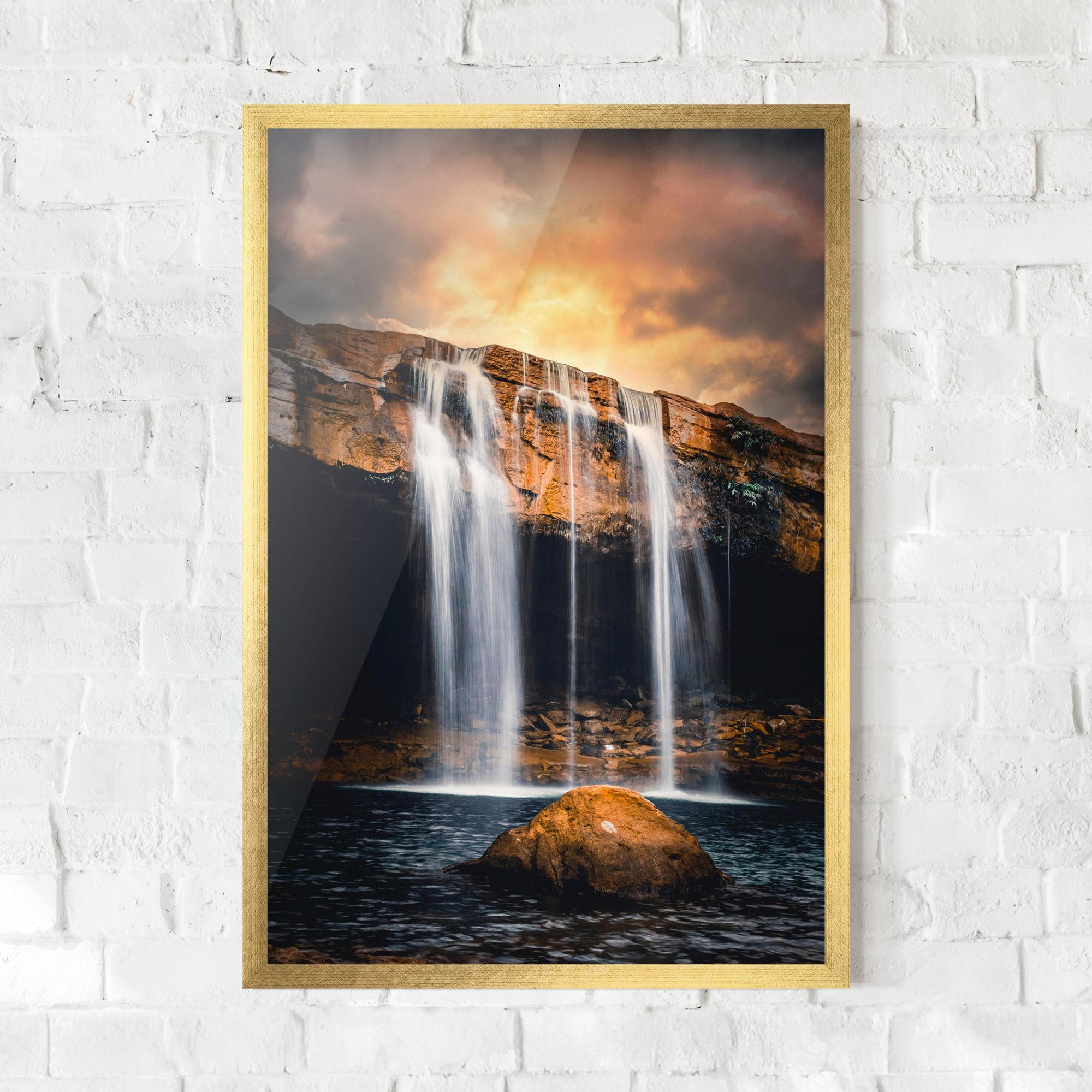 Gerahmte Poster Waterfall Place To Hide mockup 0