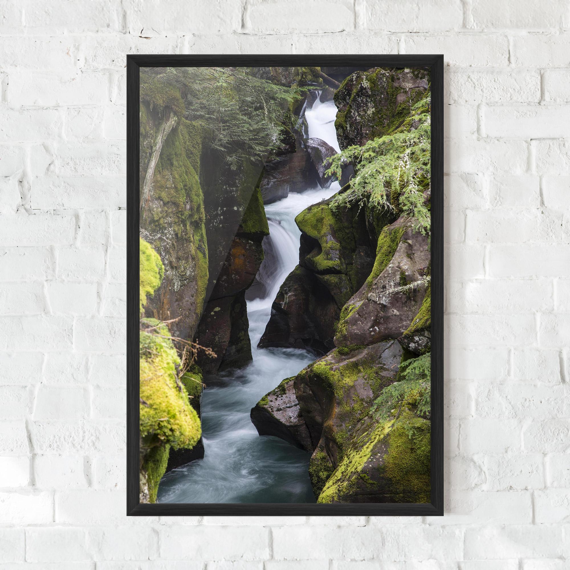 Gerahmte Poster Water Falling Forest mockup 0